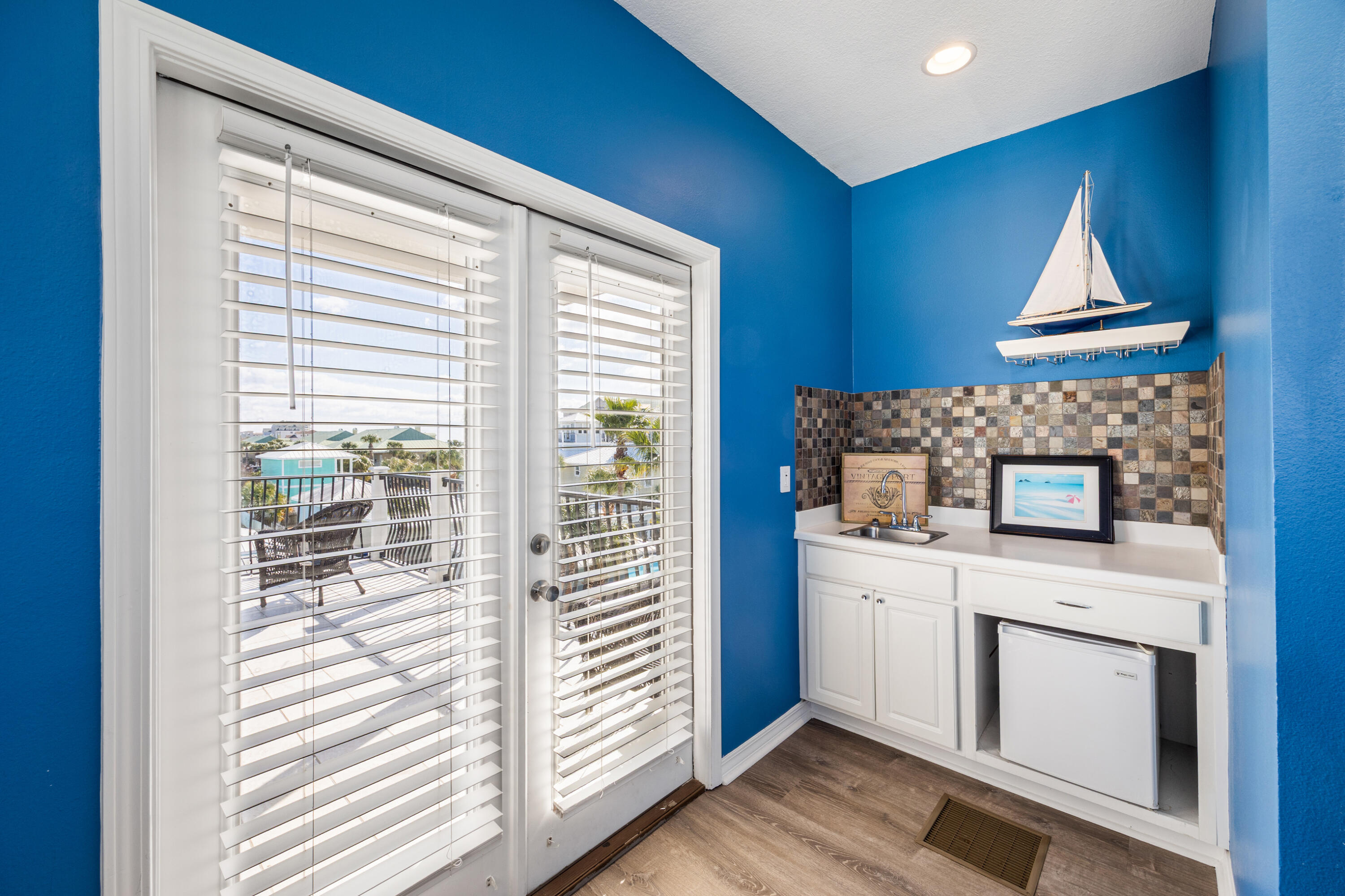 CRYSTAL BEACH - Residential