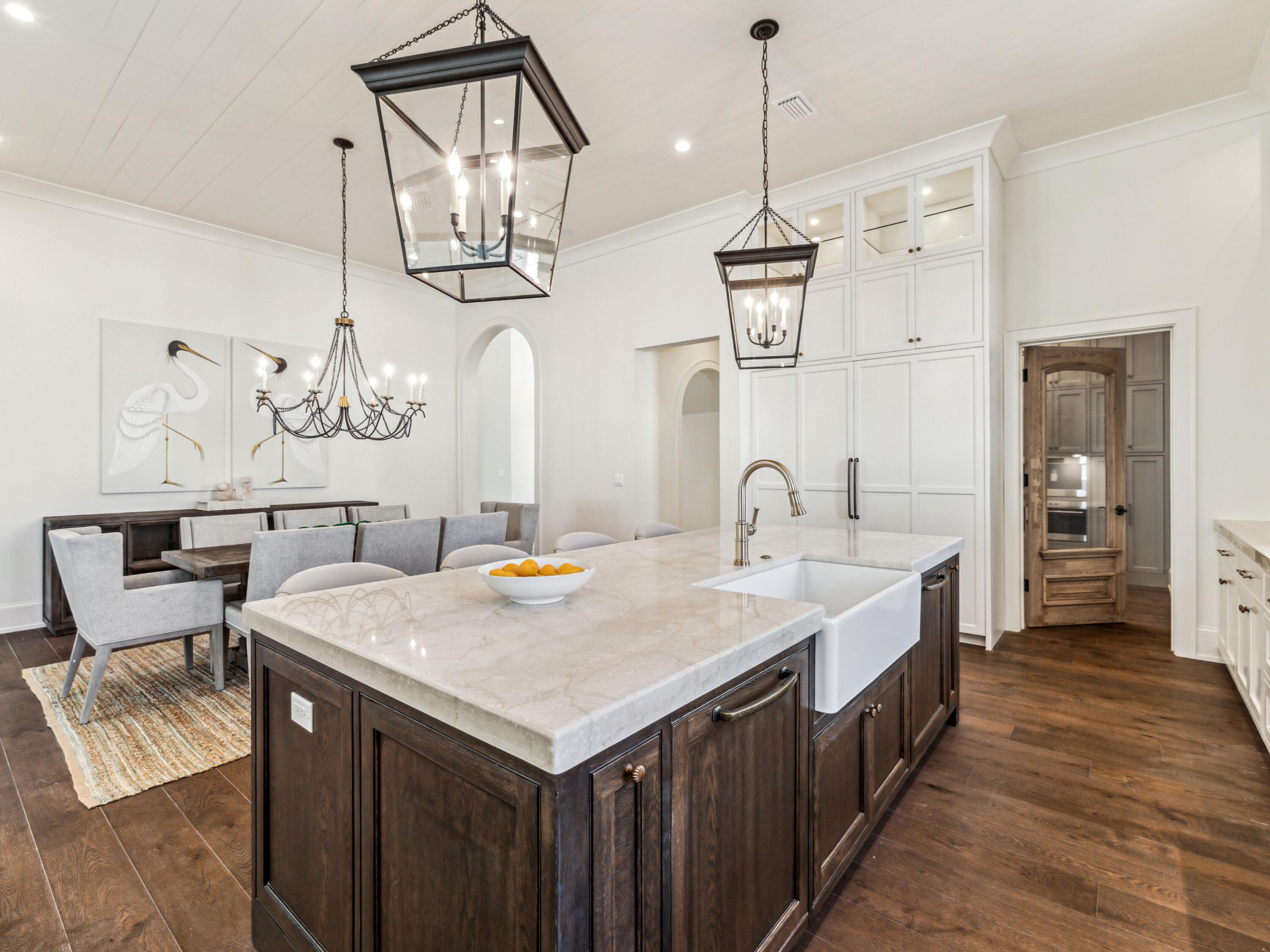 CHURCHILL OAKS - Residential