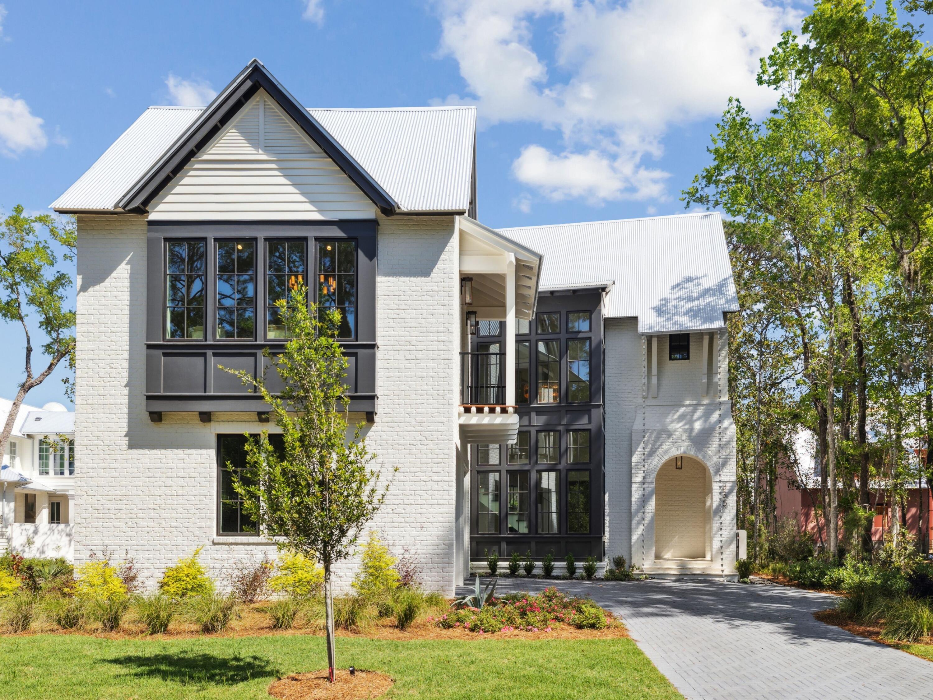 CHURCHILL OAKS - Residential