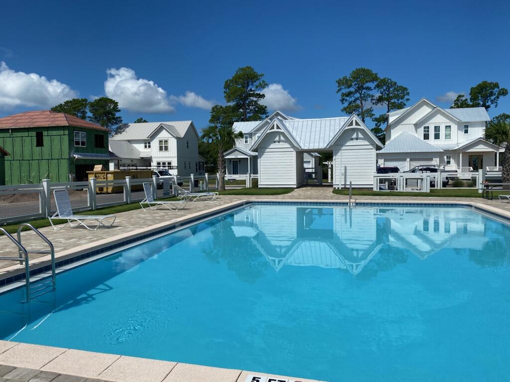 Daxton on the Bay - Residential