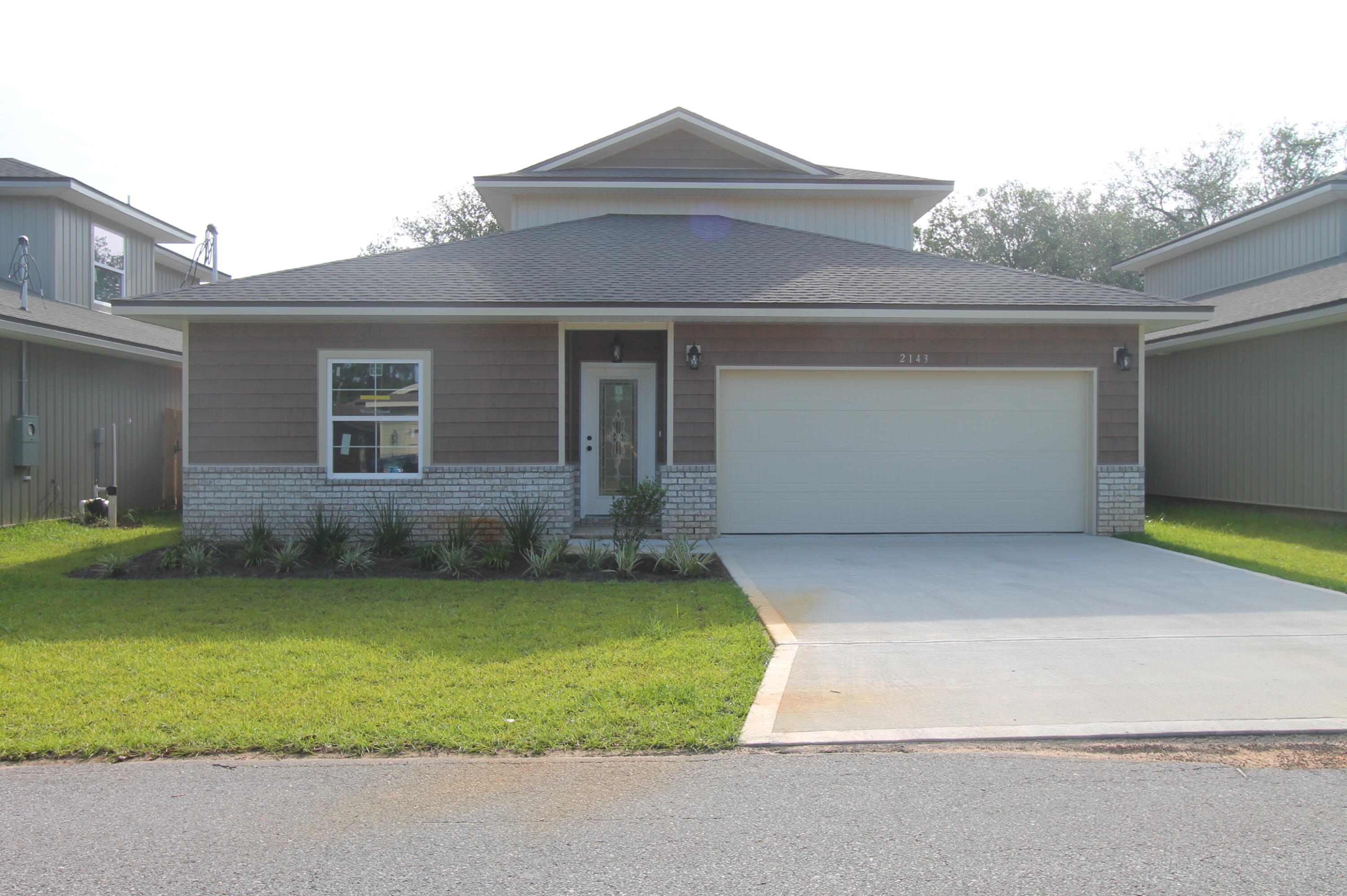 CRESCENT SHORES - Residential