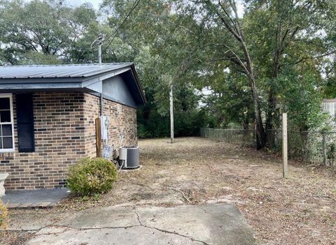 A home in DeFuniak Springs