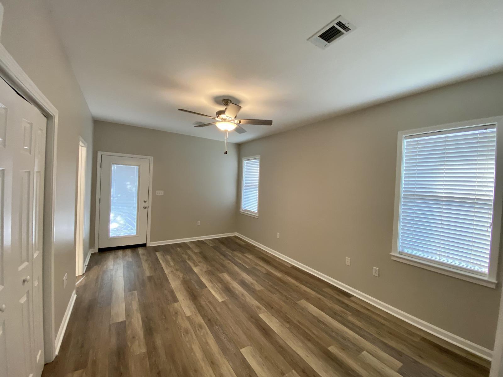 TOWN OF SANTA ROSA - Residential Lease