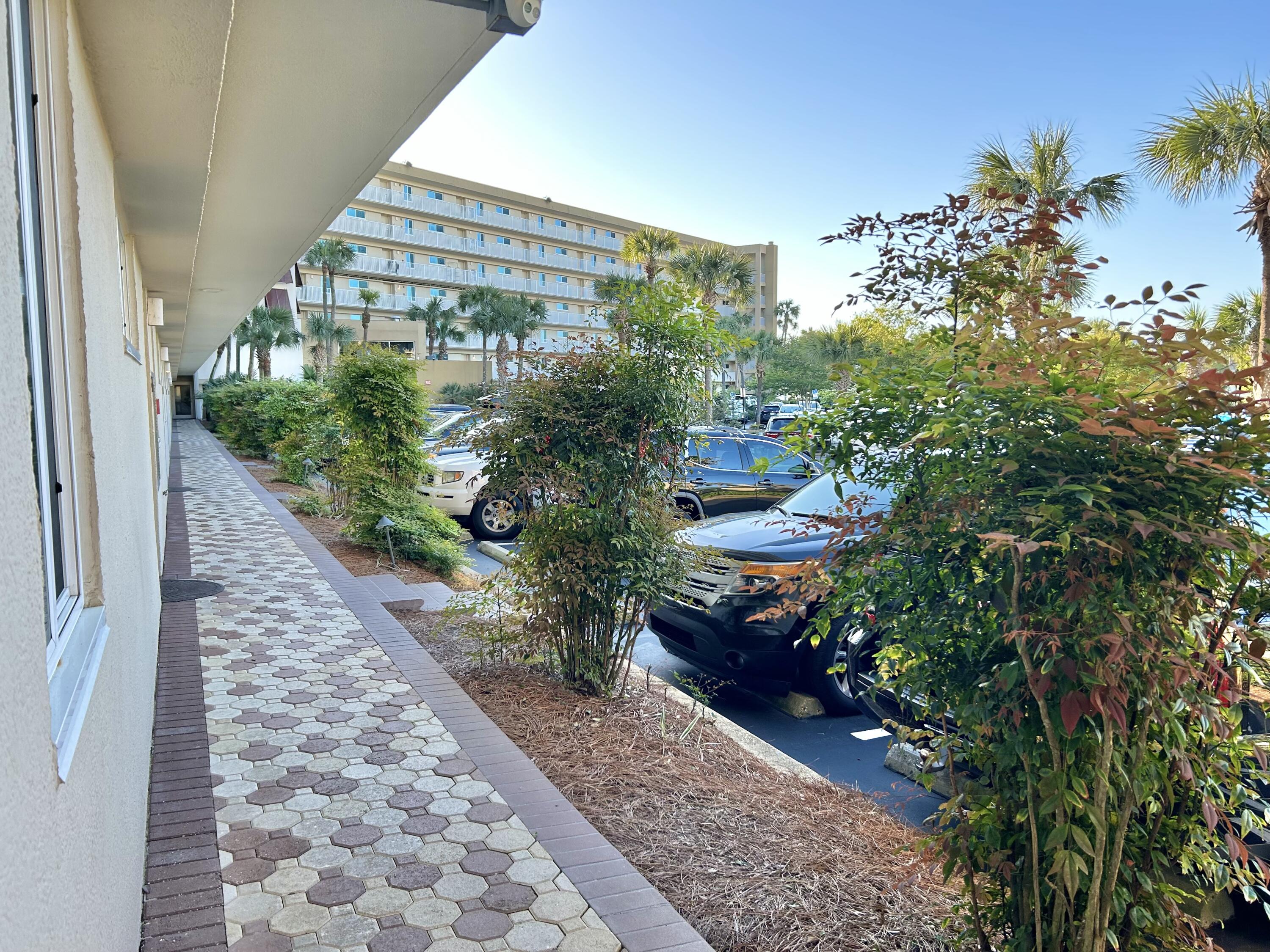 ISLANDER CONDO PH 1 - Residential