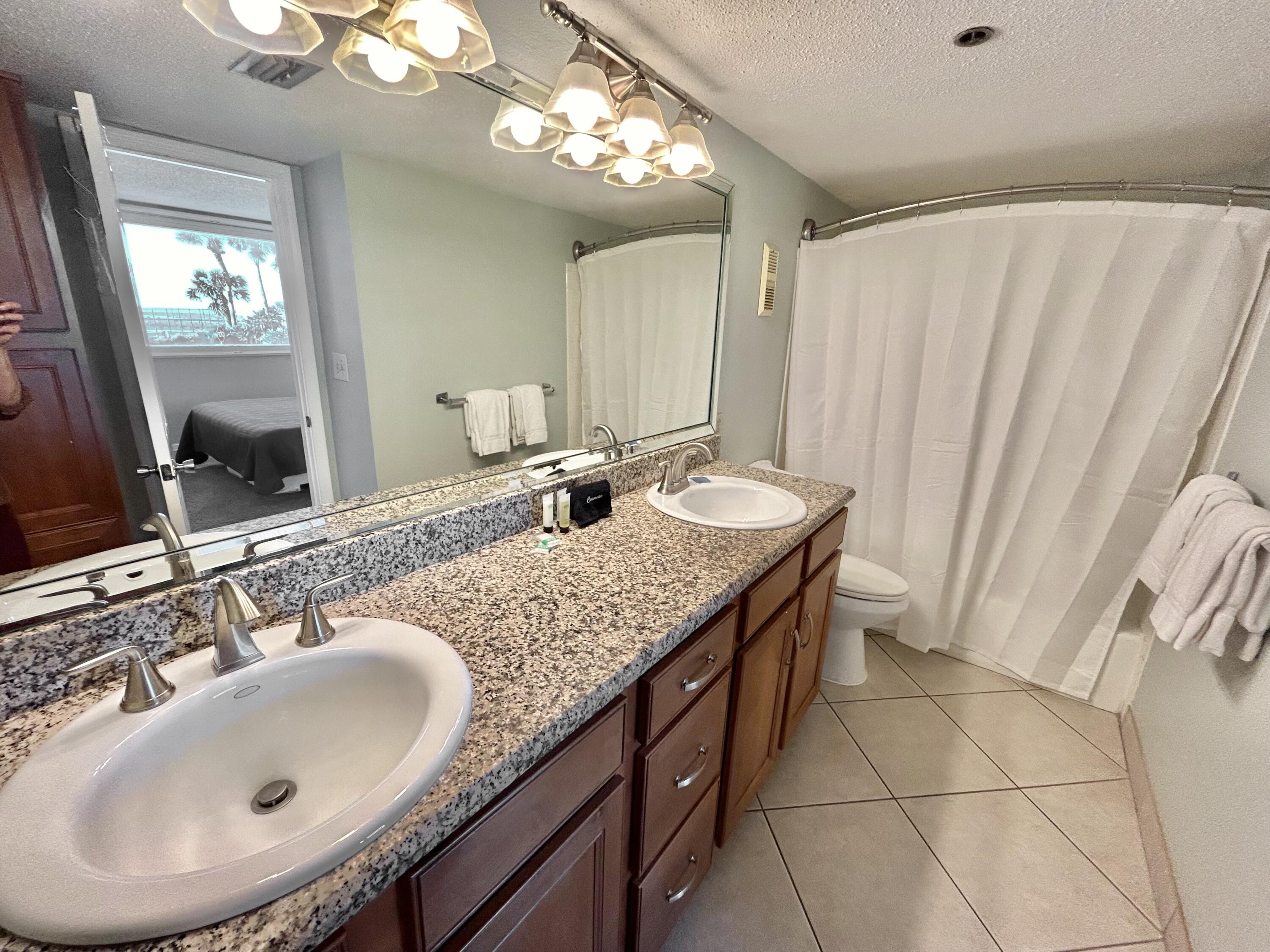 ISLANDER CONDO PH 1 - Residential