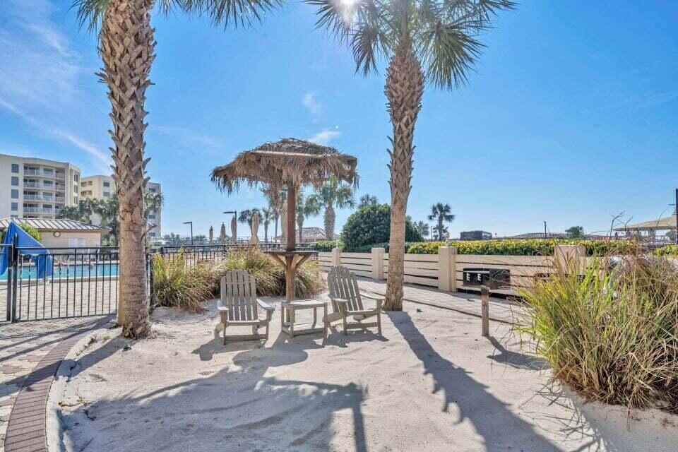 ISLANDER CONDO PH 1 - Residential