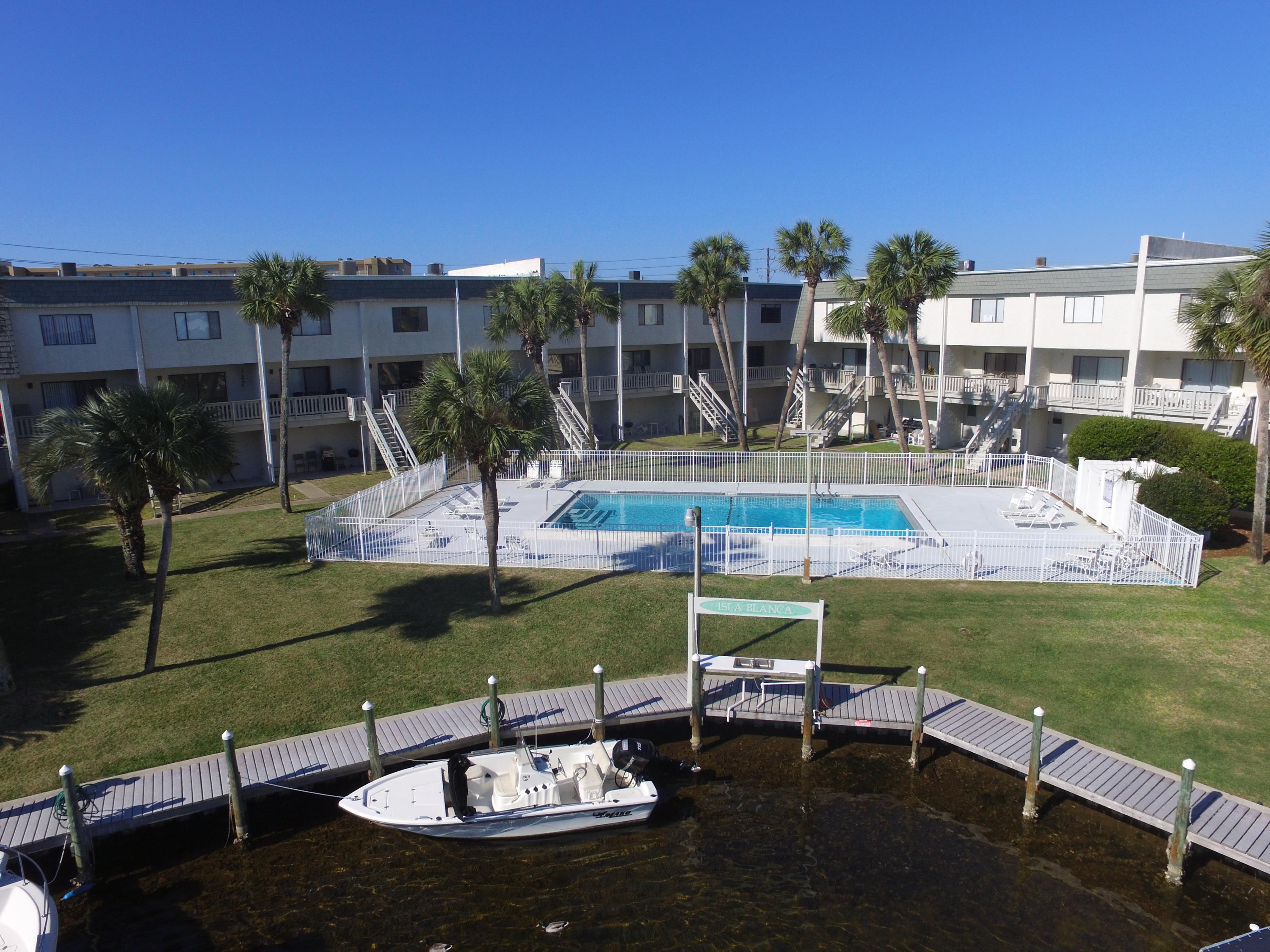 ISLA BLANCA T/H - Residential