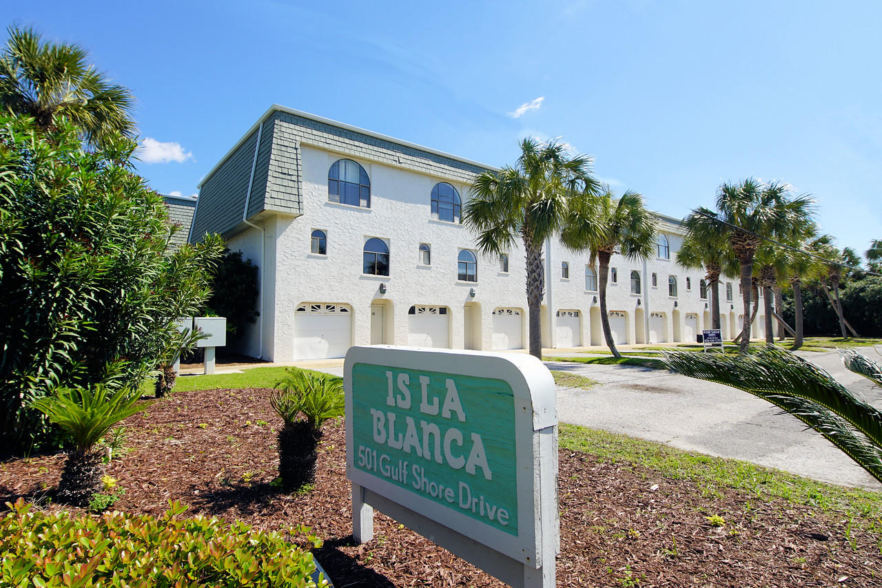 ISLA BLANCA T/H - Residential