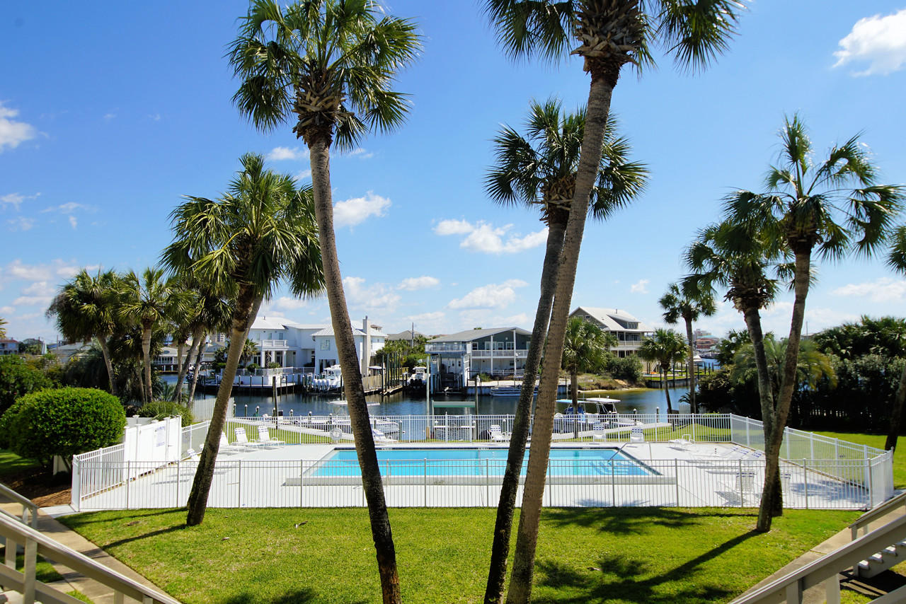 ISLA BLANCA T/H - Residential