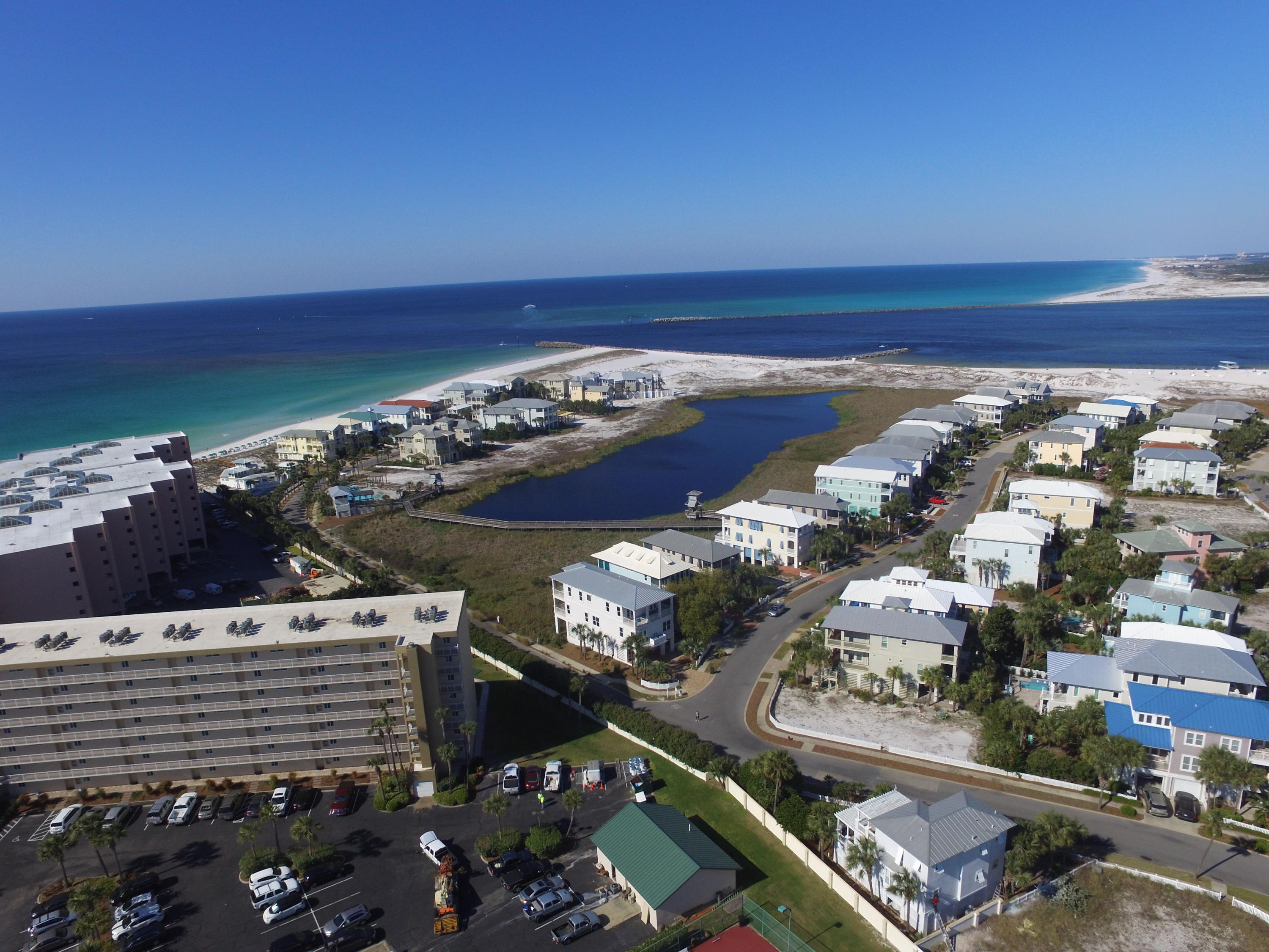 ISLA BLANCA T/H - Residential