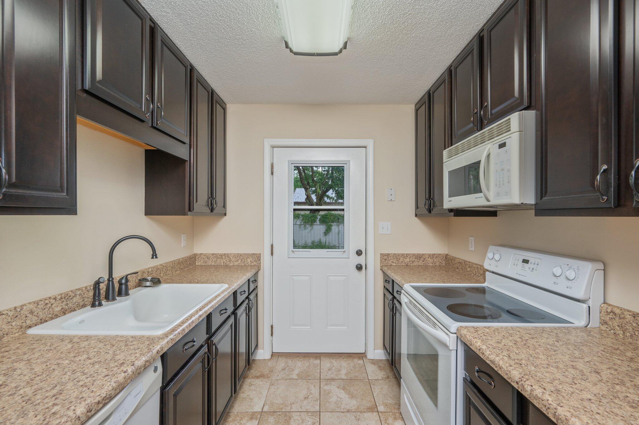 LONGLEAF HEIGHTS - Residential Lease