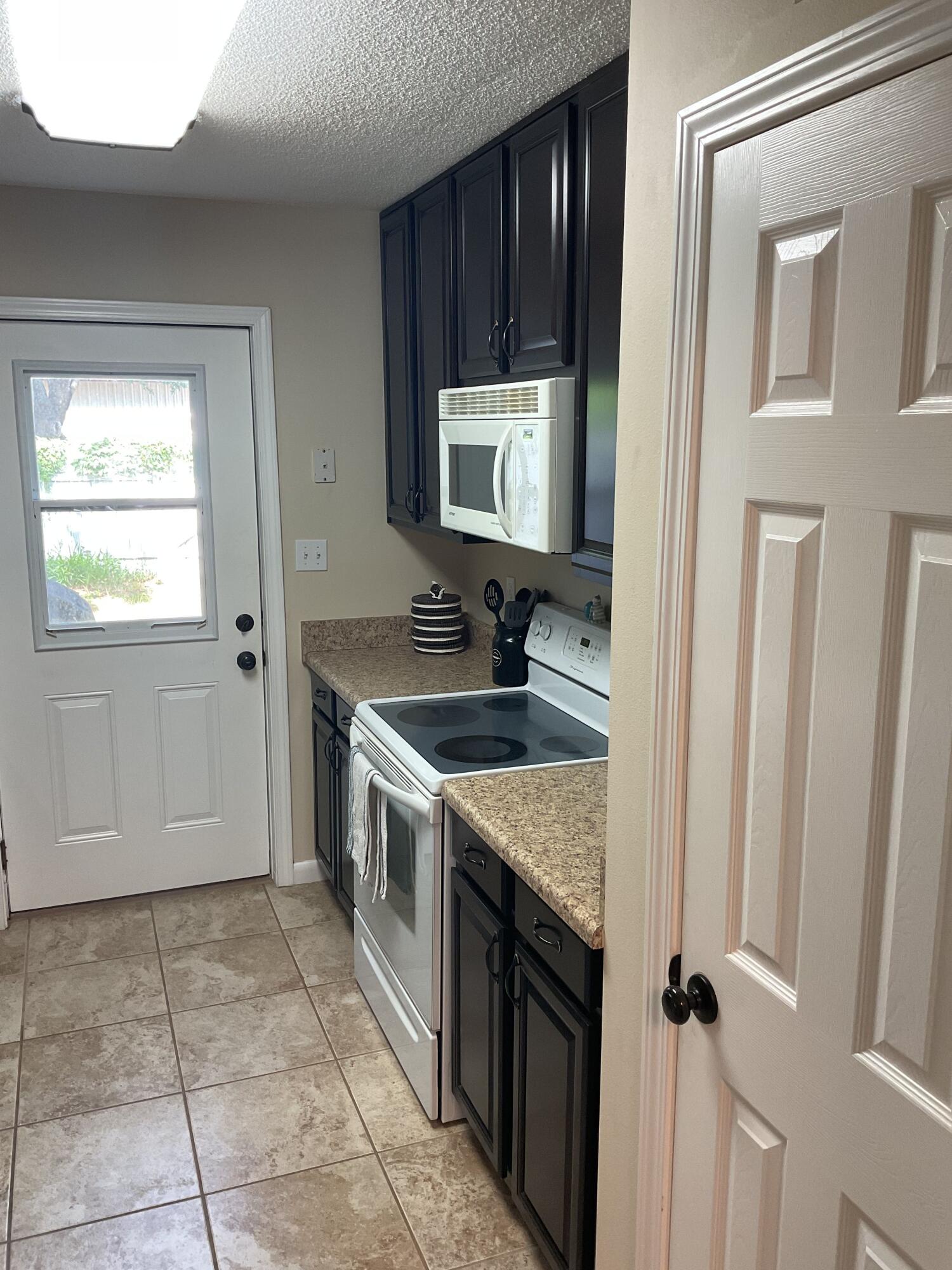 LONGLEAF HEIGHTS - Residential Lease