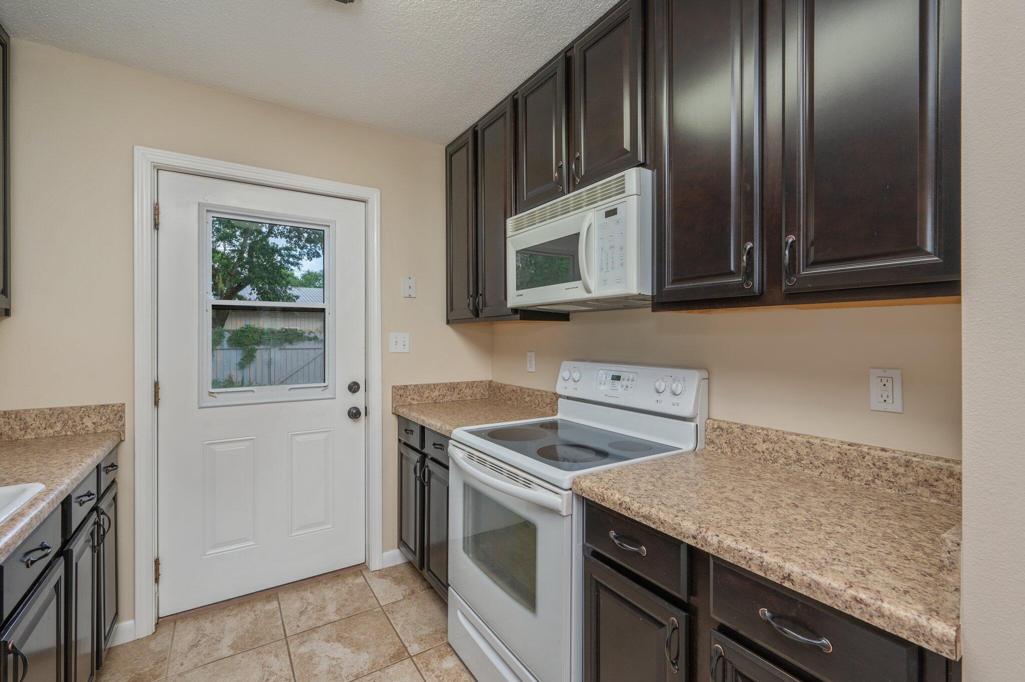 LONGLEAF HEIGHTS - Residential Lease