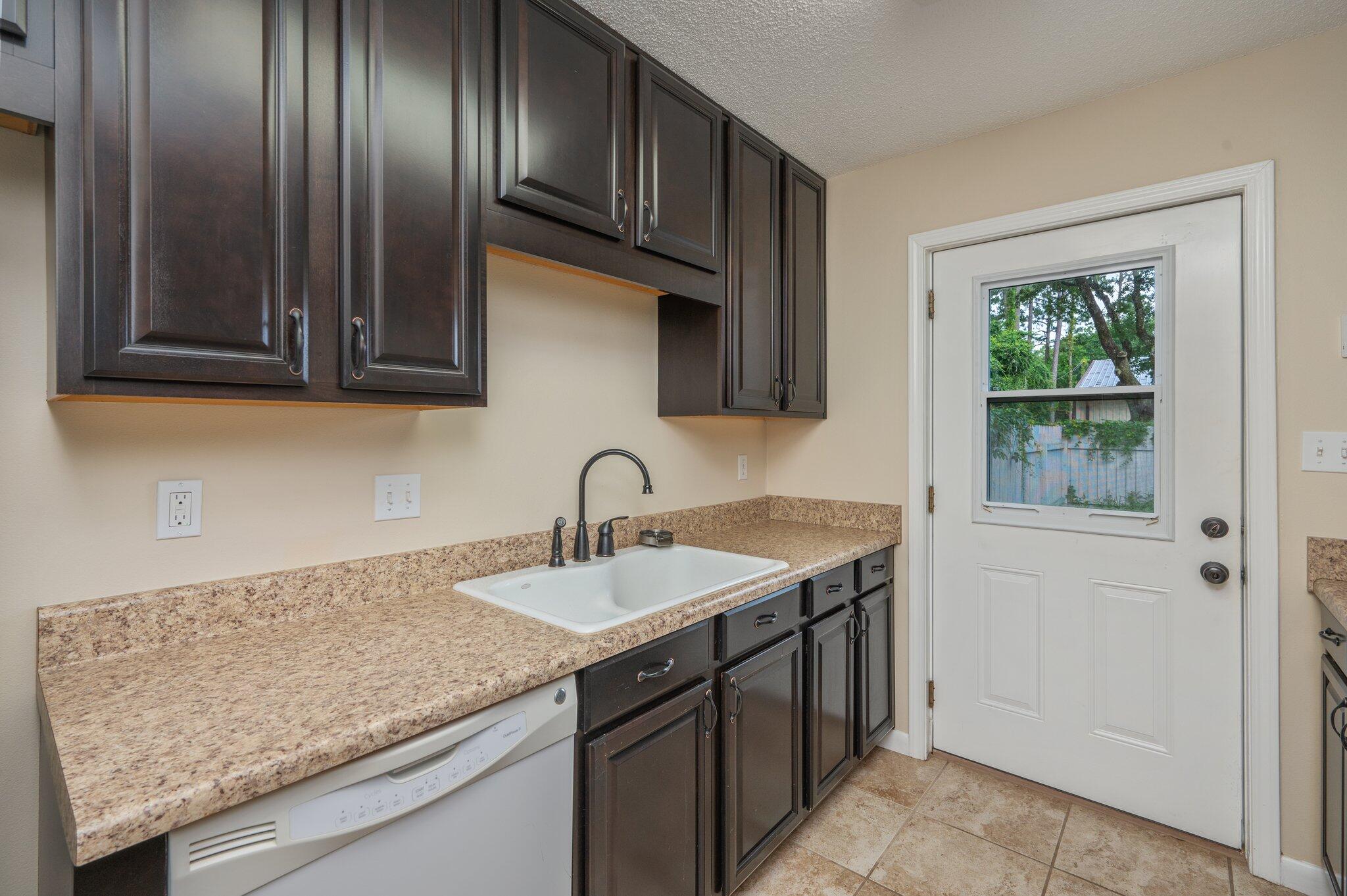 LONGLEAF HEIGHTS - Residential Lease