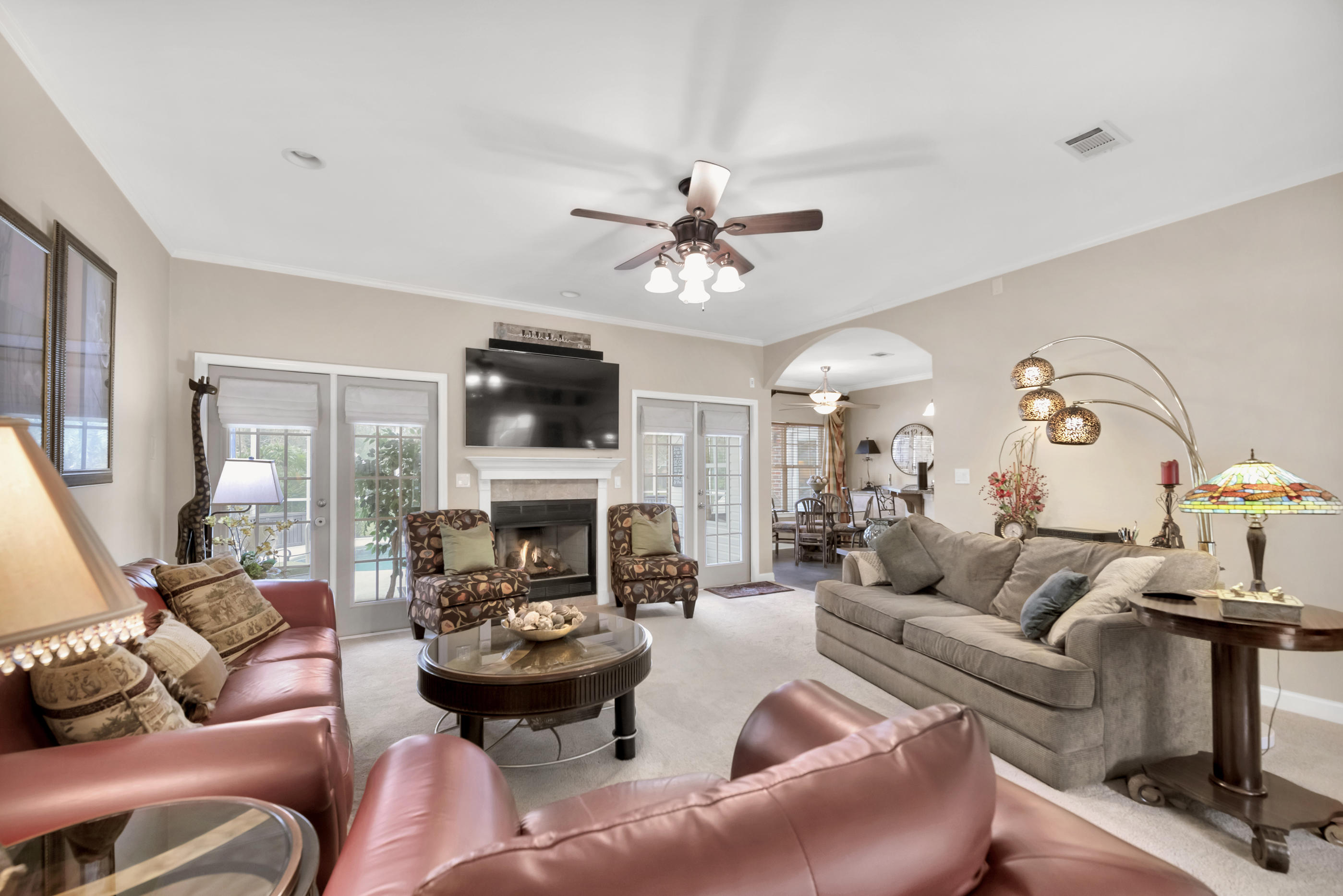 COUNTRY CLUB ESTATES 1ST ADDN - Residential