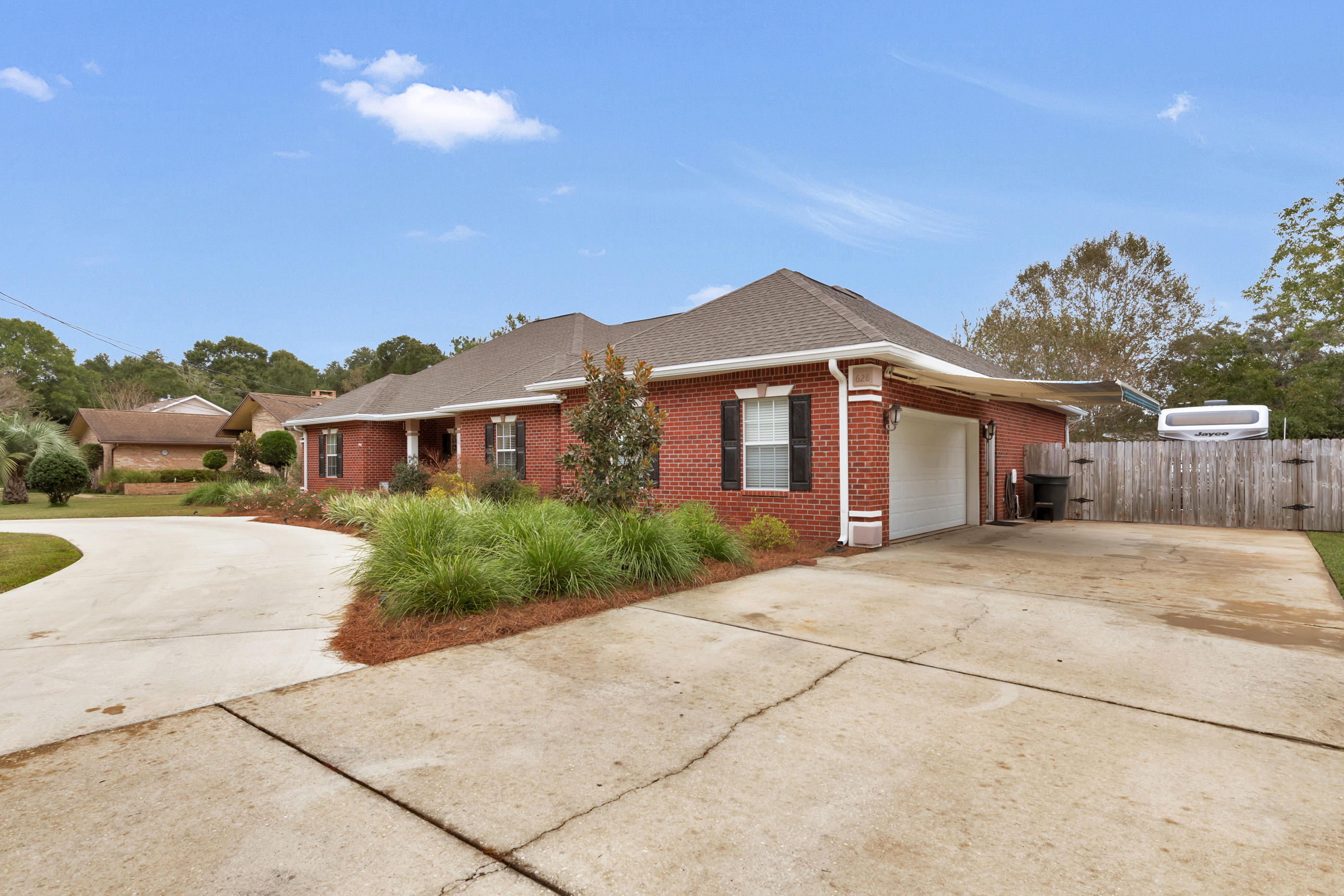 COUNTRY CLUB ESTATES 1ST ADDN - Residential