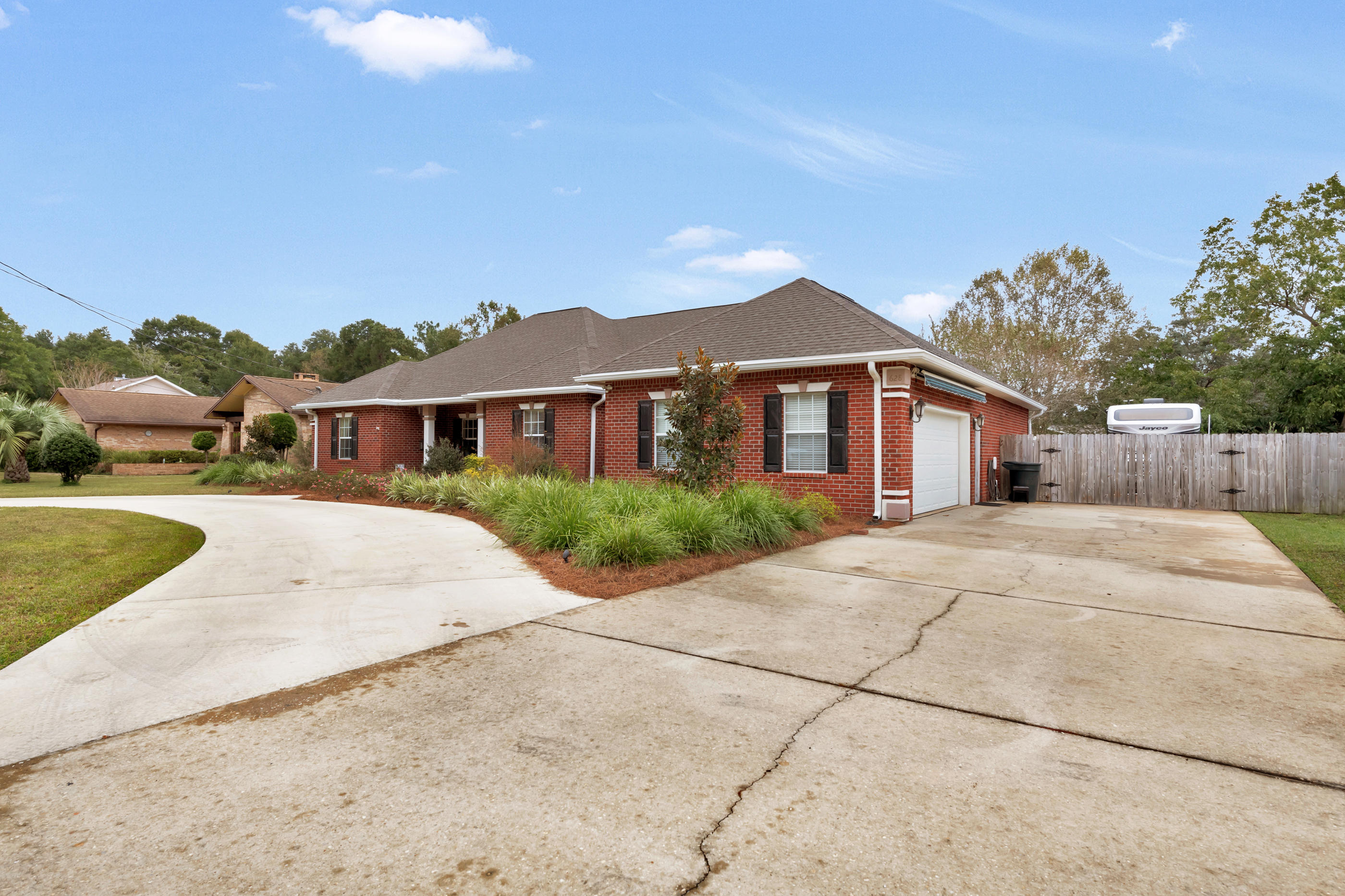 COUNTRY CLUB ESTATES 1ST ADDN - Residential