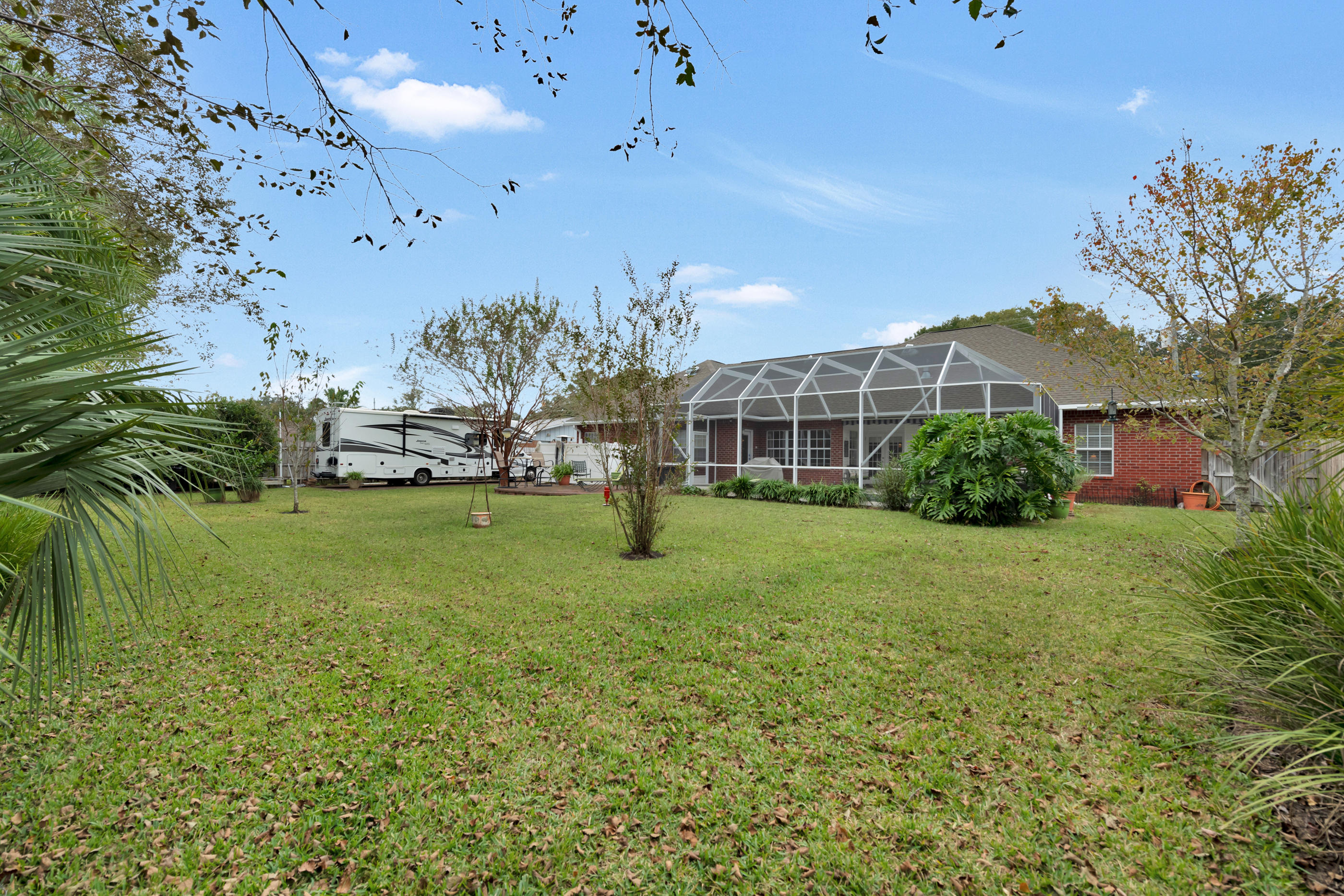 COUNTRY CLUB ESTATES 1ST ADDN - Residential