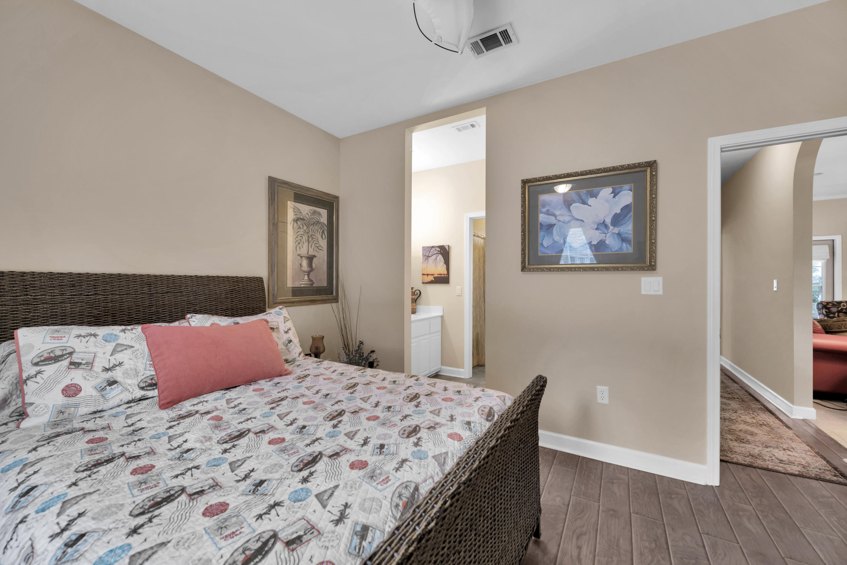 COUNTRY CLUB ESTATES 1ST ADDN - Residential