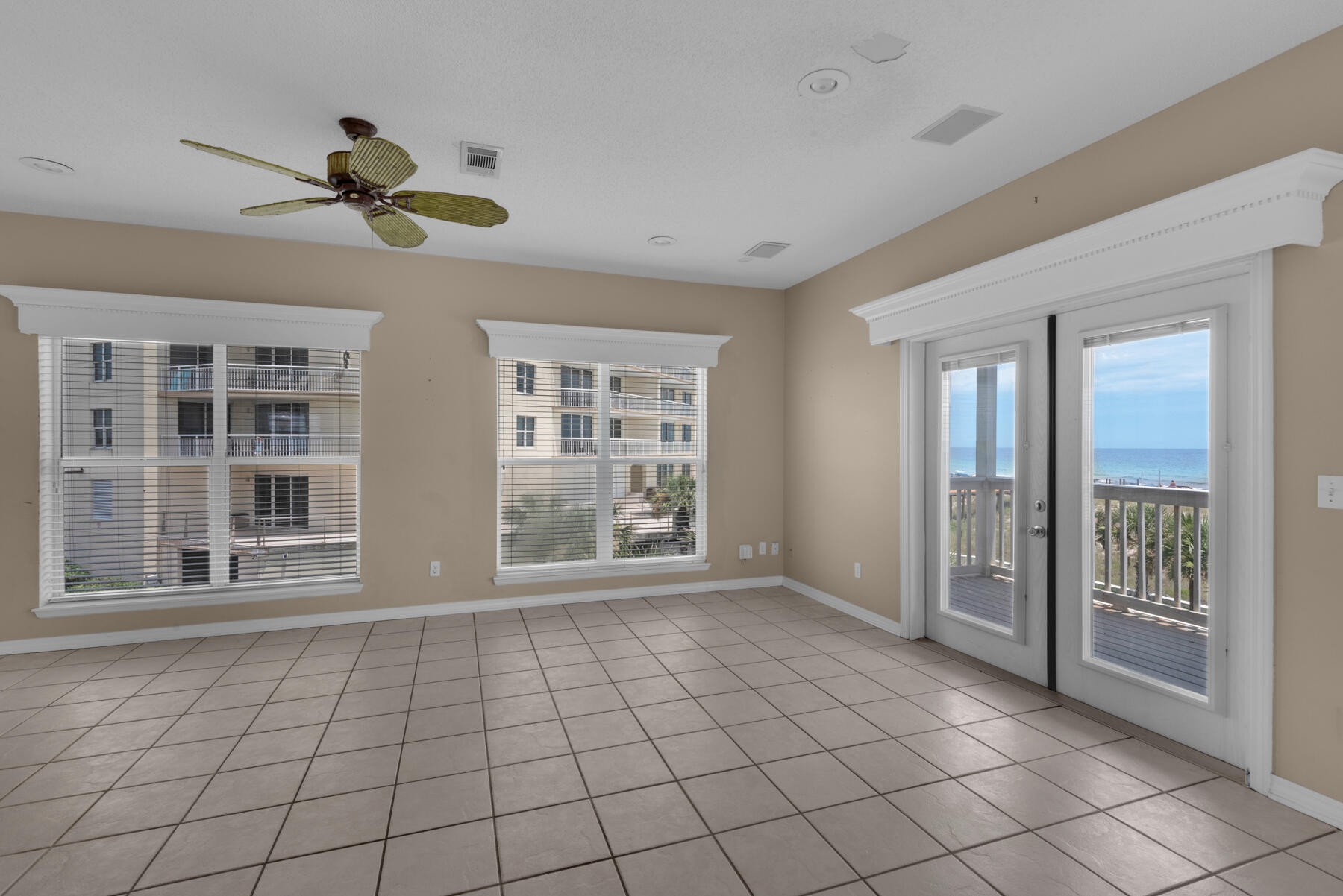 SUMMER PLACE - Residential