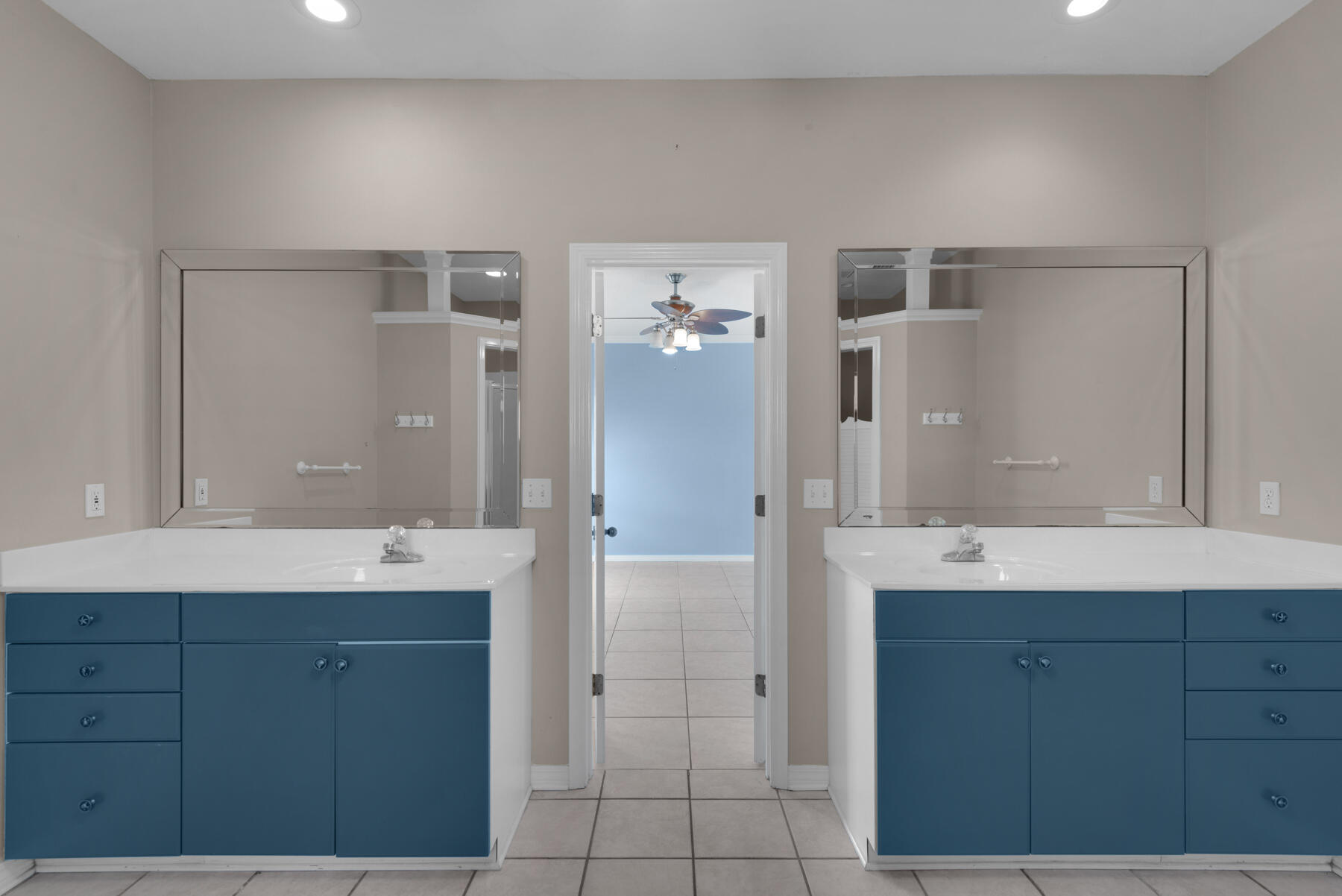 SUMMER PLACE - Residential