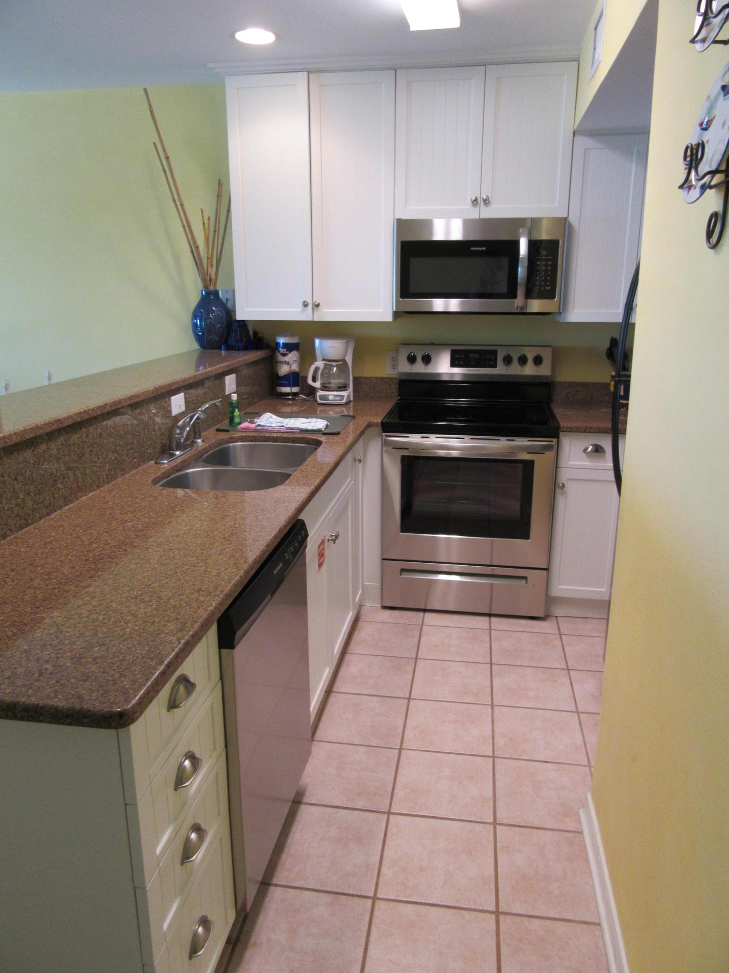 MARAVILLA CONDO 1 - Residential