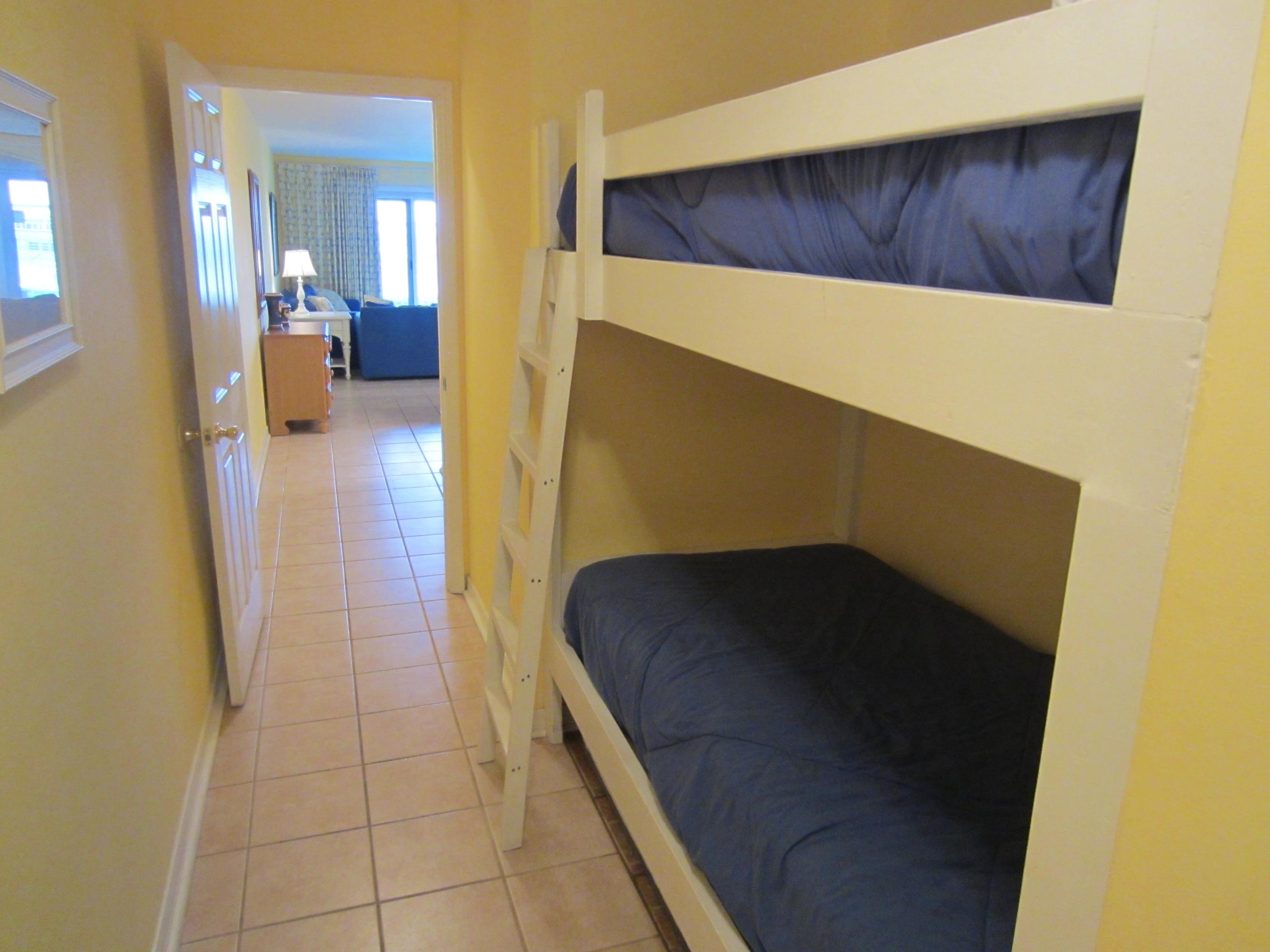 MARAVILLA CONDO 1 - Residential