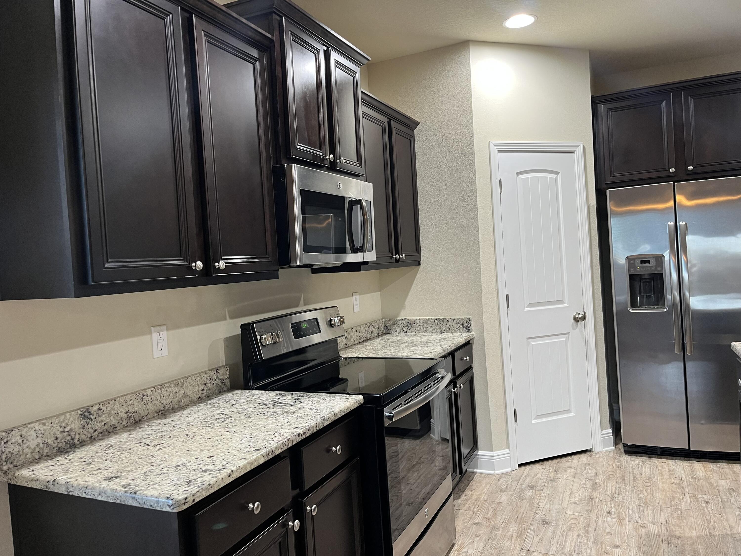 REDSTONE ESTATES - Residential Lease