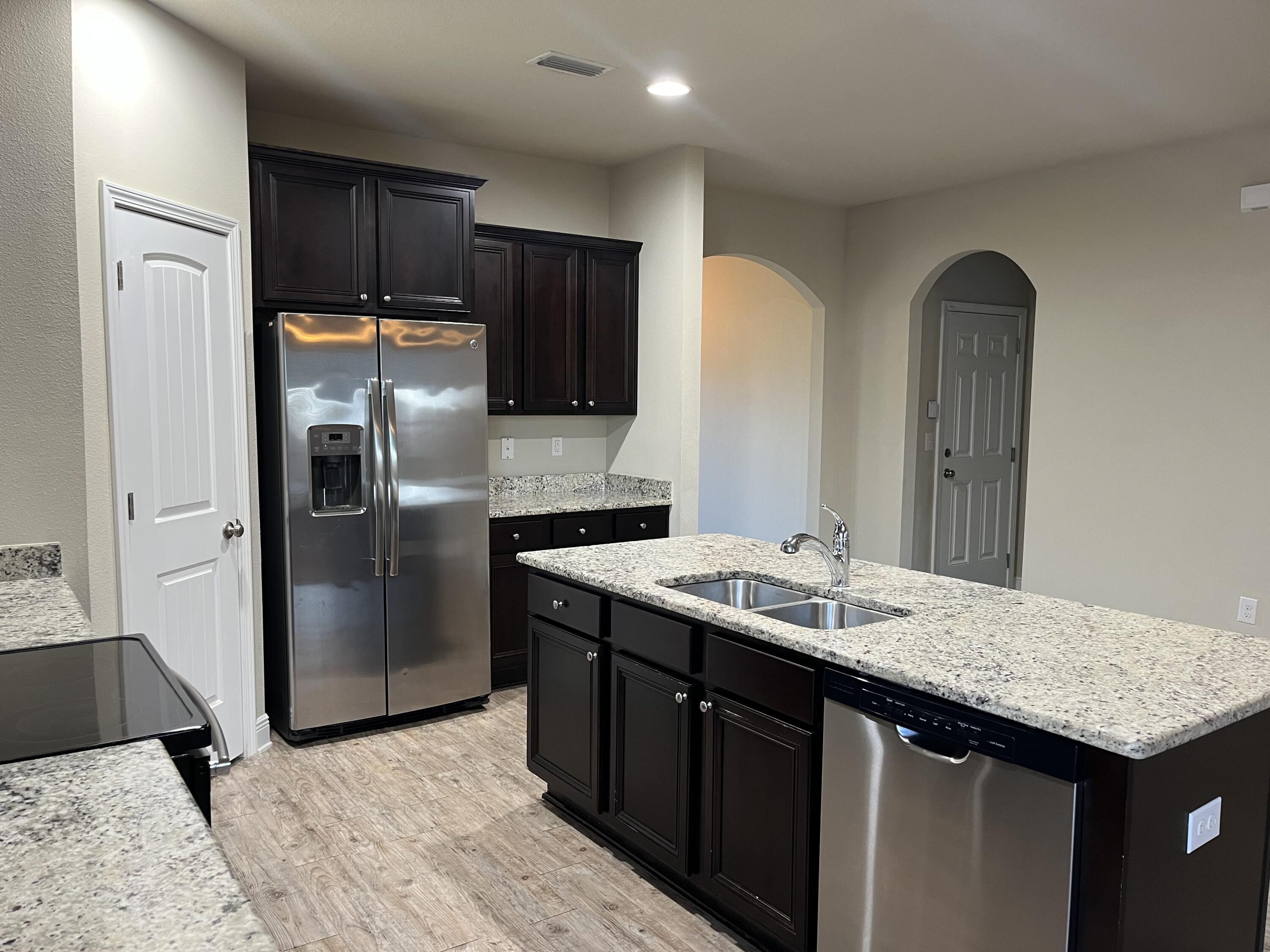 REDSTONE ESTATES - Residential Lease