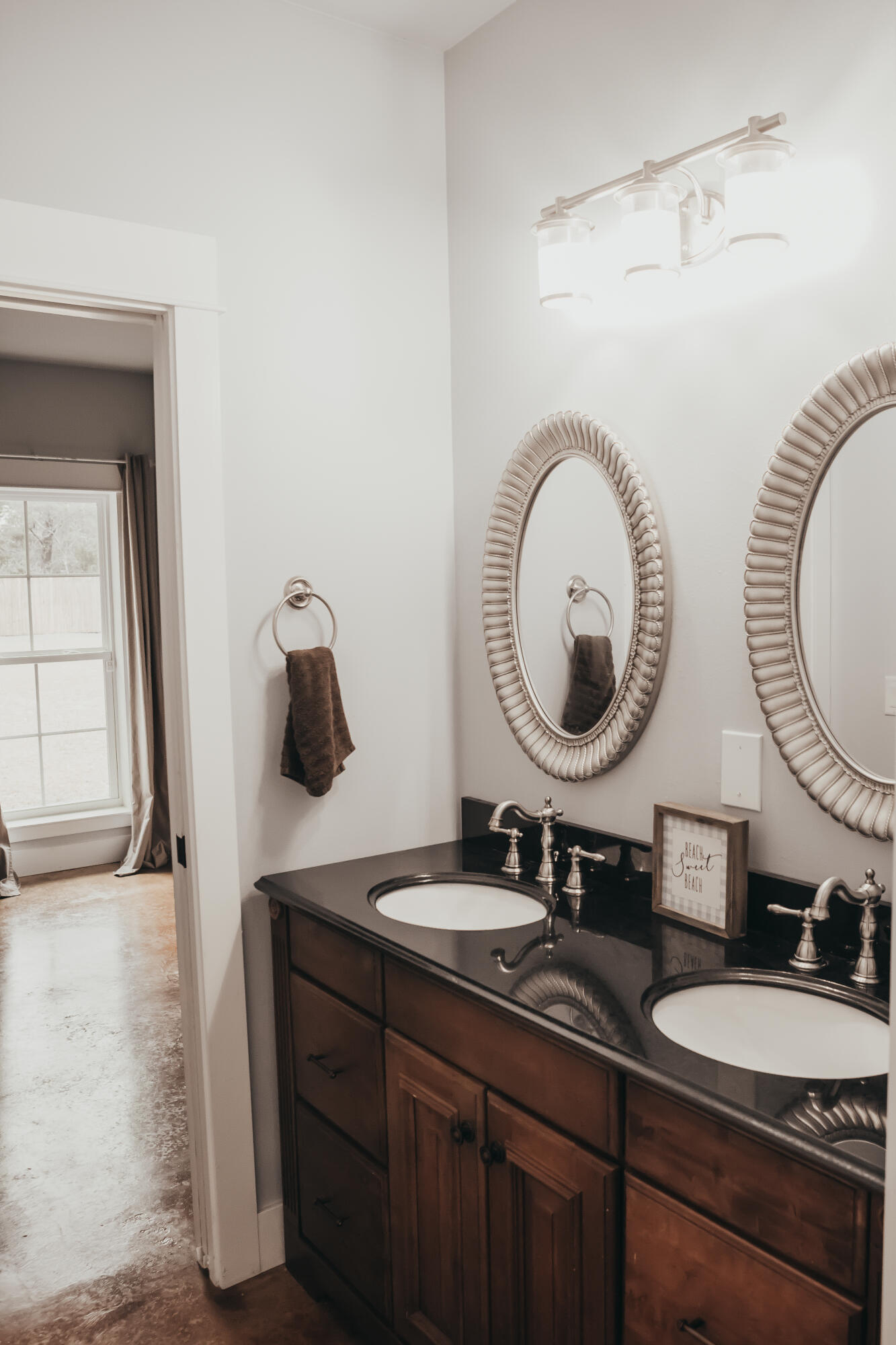 HICKORY SHORES - Residential Lease