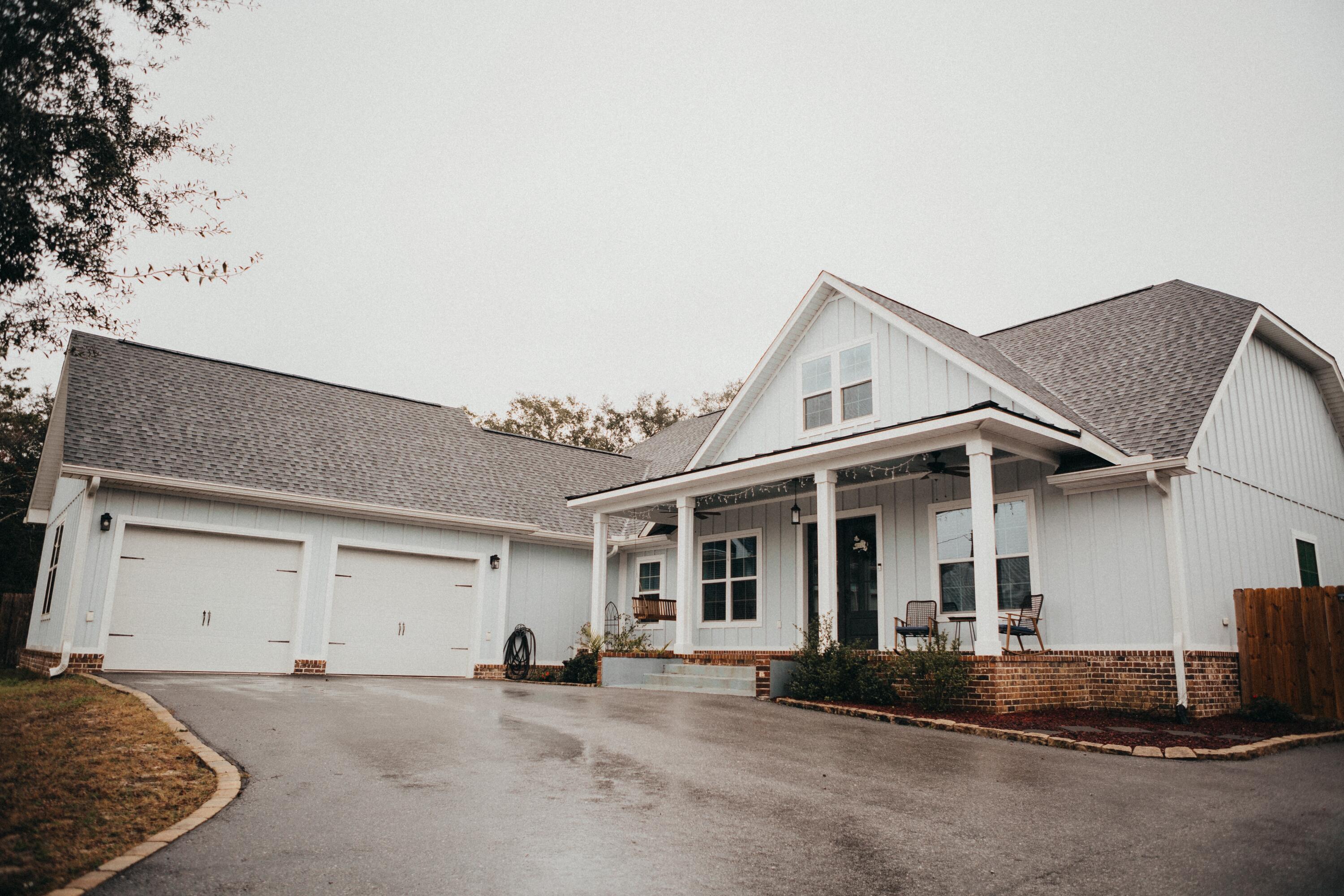 HICKORY SHORES - Residential Lease