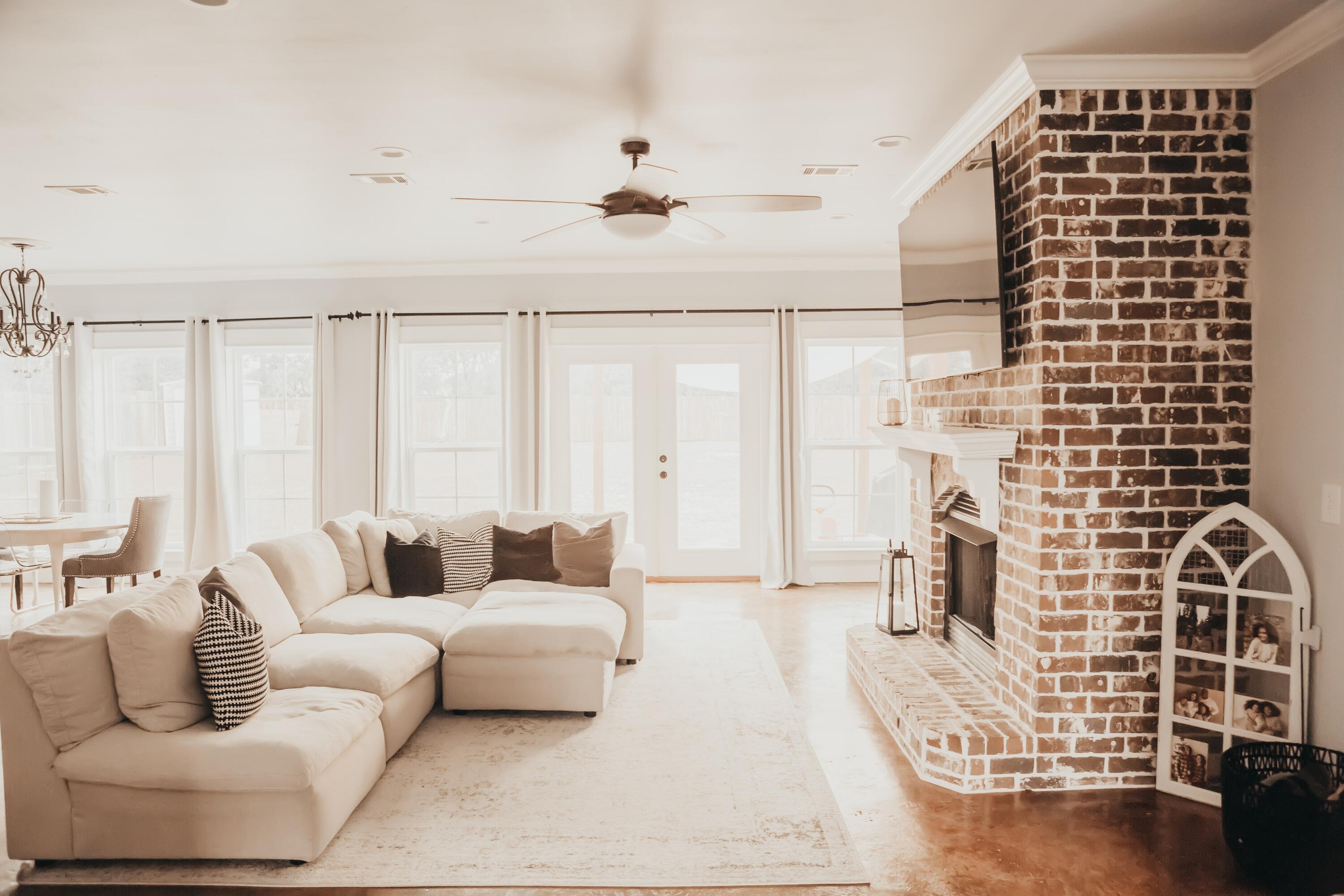 HICKORY SHORES - Residential Lease