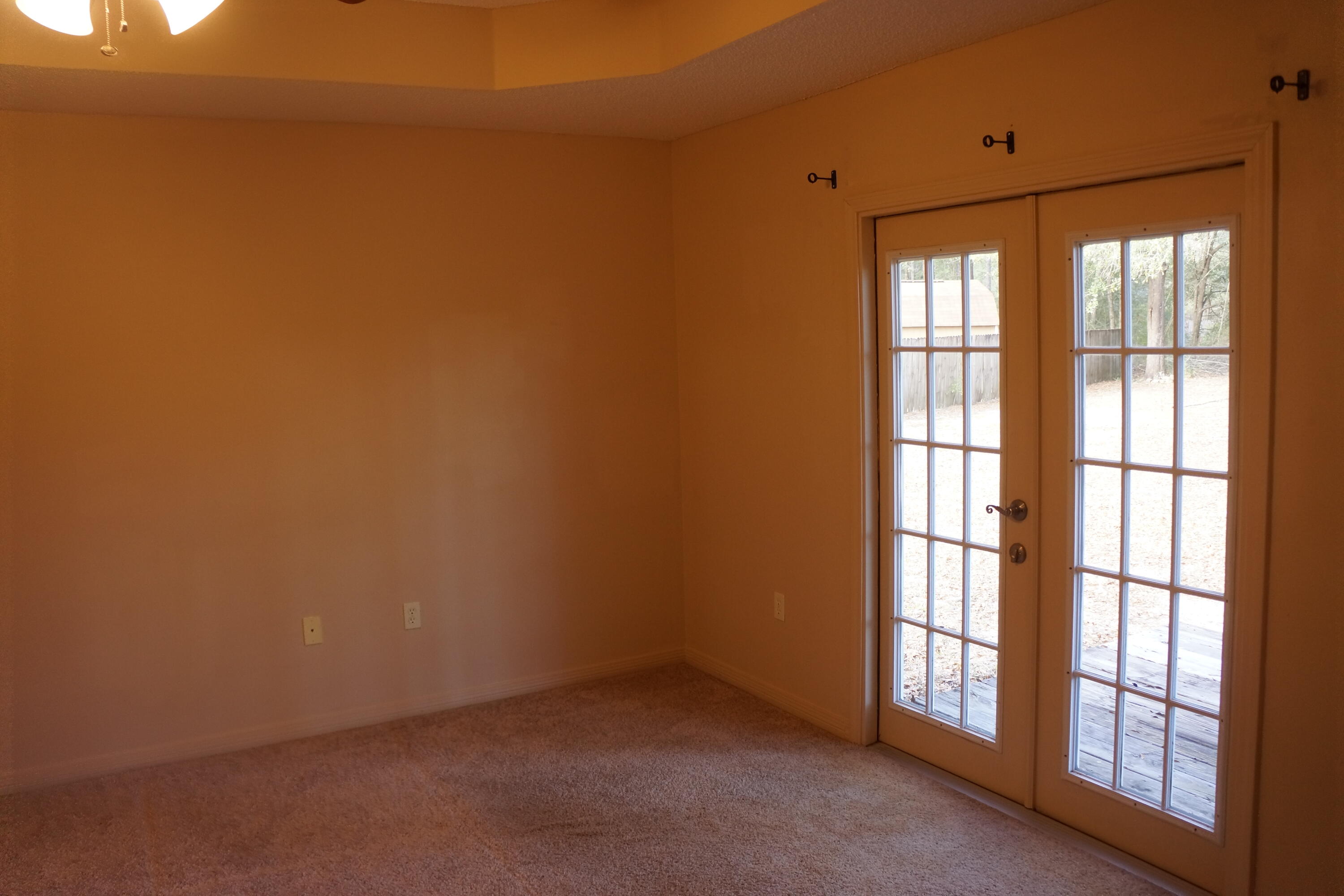 SPRING HOLLOW ESTATES - Residential