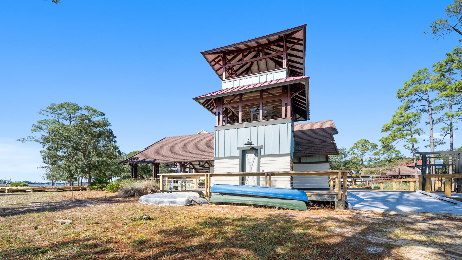 WILD HERON LAKESIDE LODGE - Residential