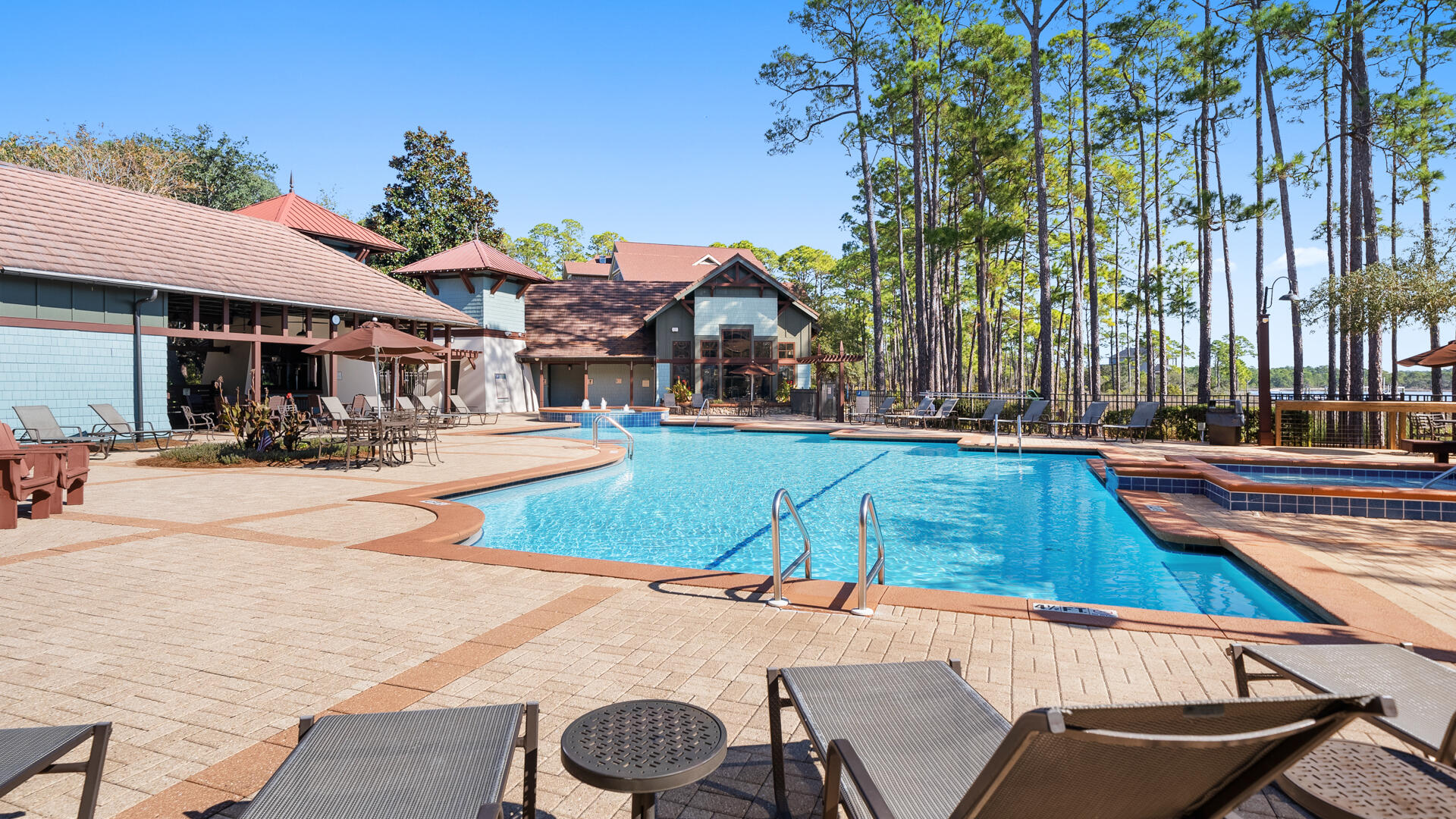 WILD HERON LAKESIDE LODGE - Residential