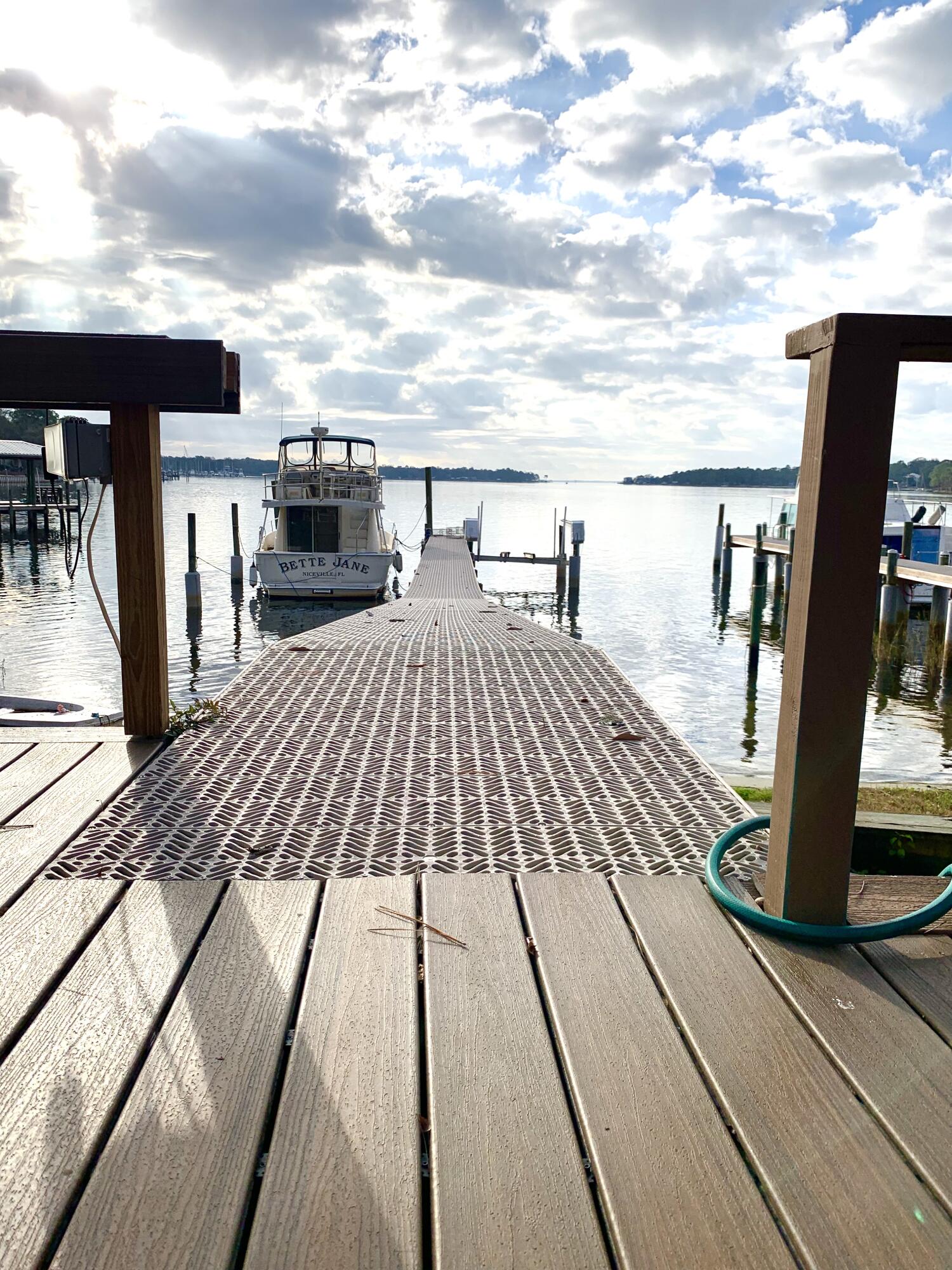 WATER OAKS 4 T/H - Residential Lease