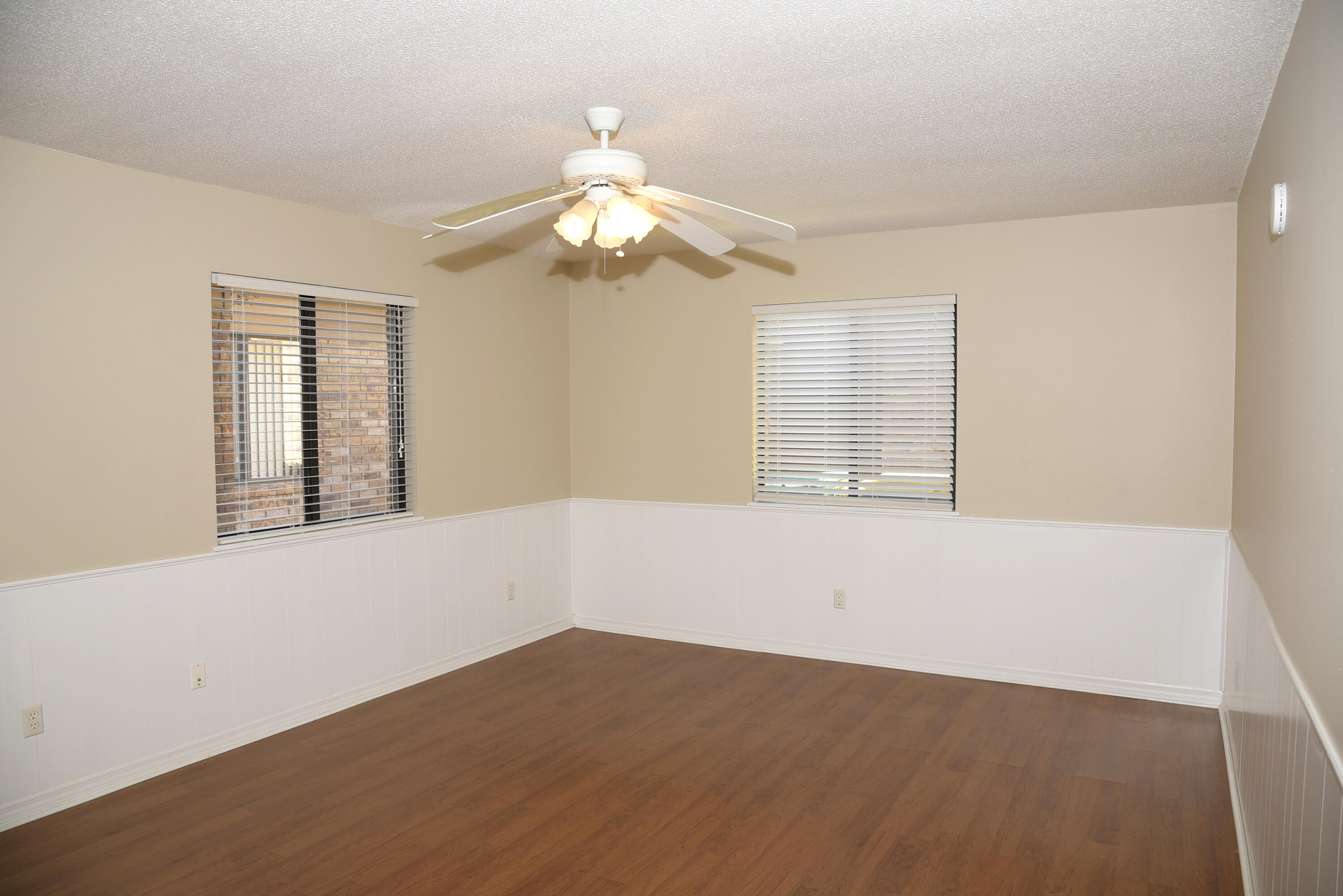 WATER OAKS 4 T/H - Residential Lease