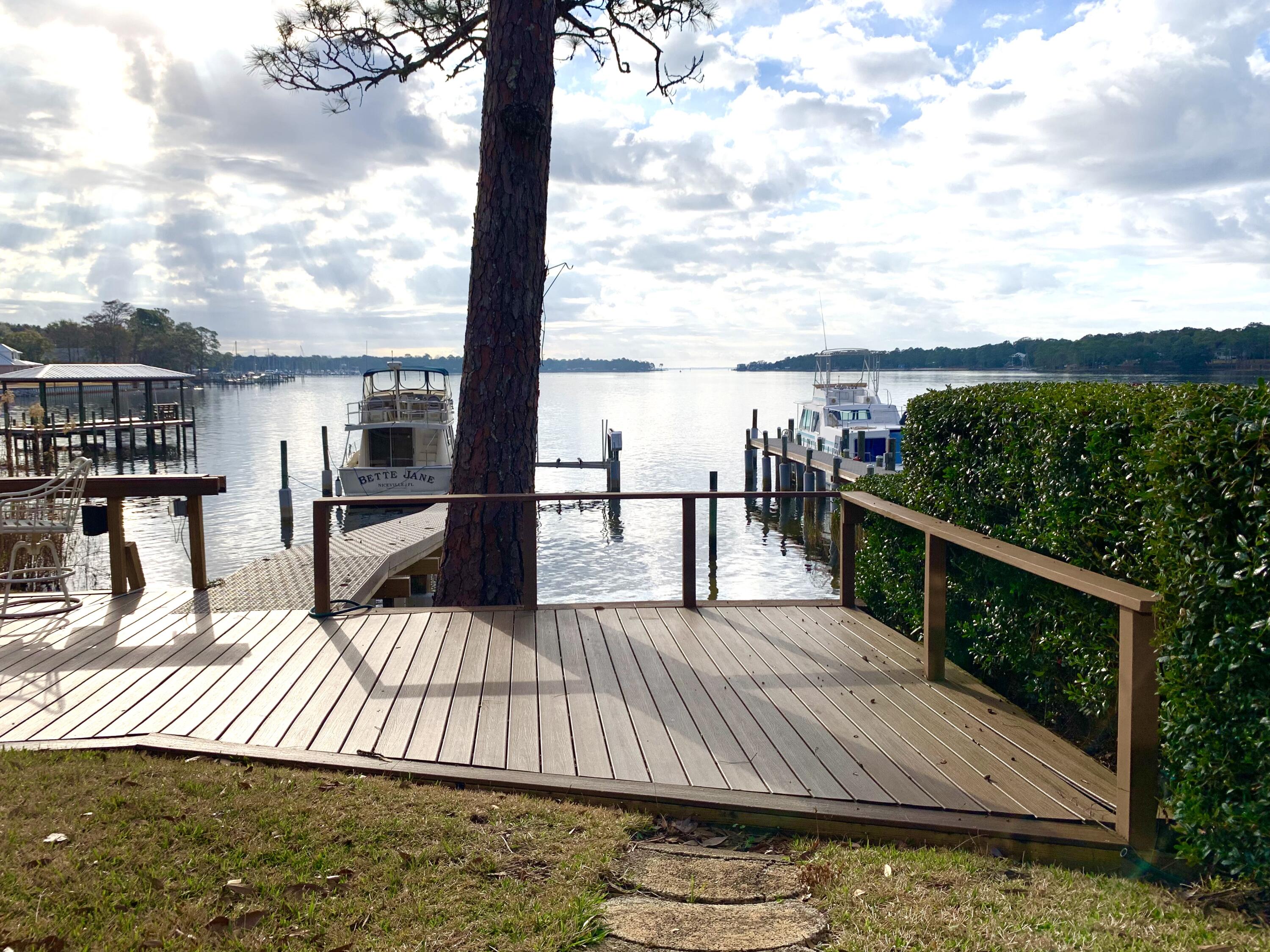 WATER OAKS 4 T/H - Residential Lease