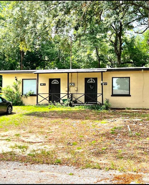 Updated 1 bedroom unit on quiet street. Remodeled in 2018 with new Kitchen cabinets, bathroom vanity, light fixtures, blinds, window A/C HEAT units in living room and bedroom, and gas heater assist by kitchen! Washer and dryer hookups. NON-SMOKING UNIT. NO PETS