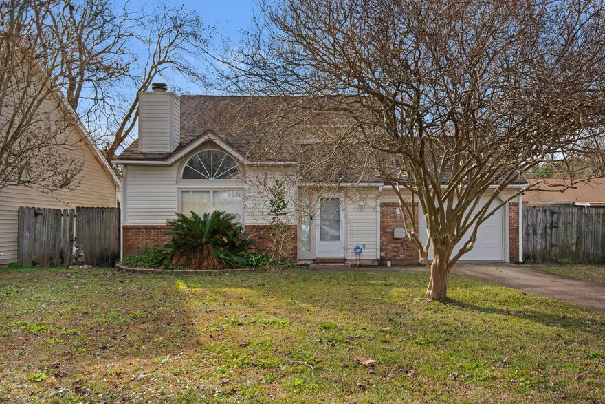 Largest lot in Canterbury Woods. Split level with an updated kitchen and large covered porch out back. Privacy fenced yard. Seller willing to replace the roof with an acceptable offer.