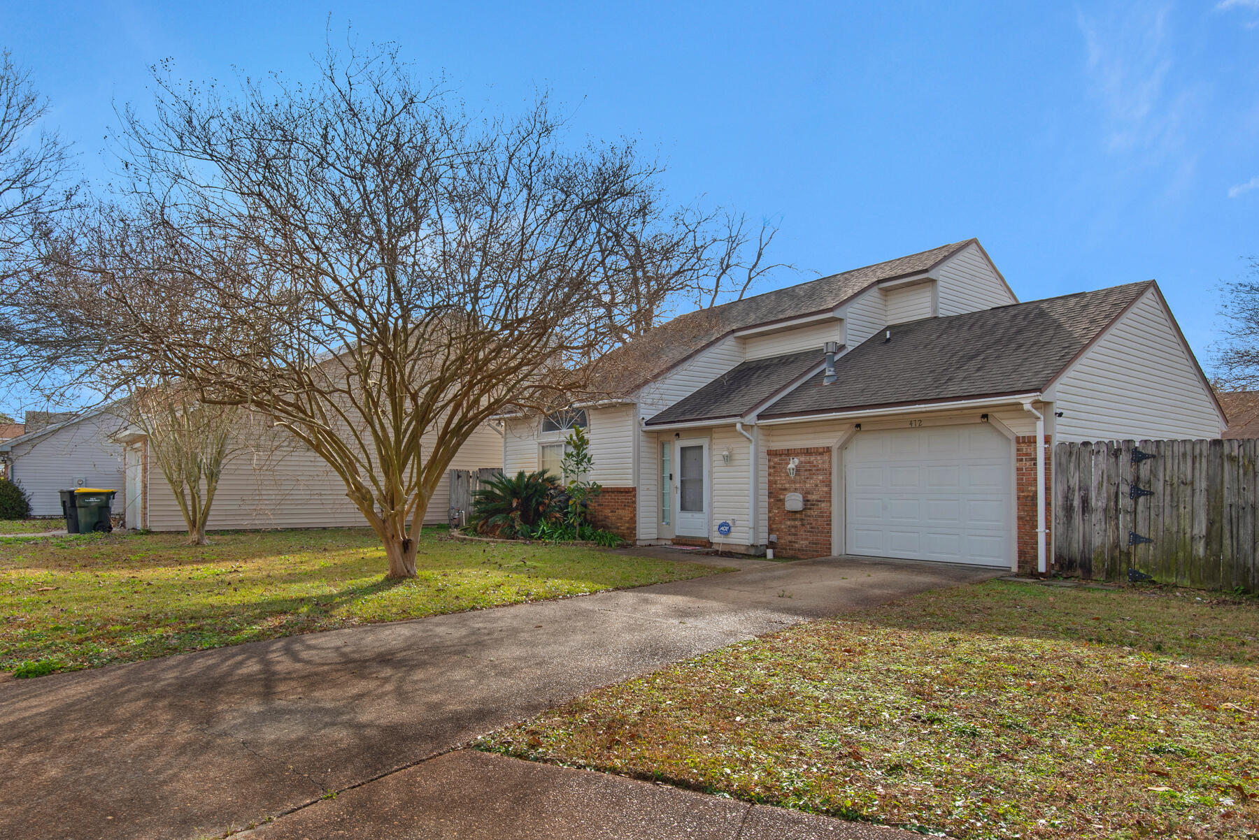 CANTERBURY WOODS - Residential