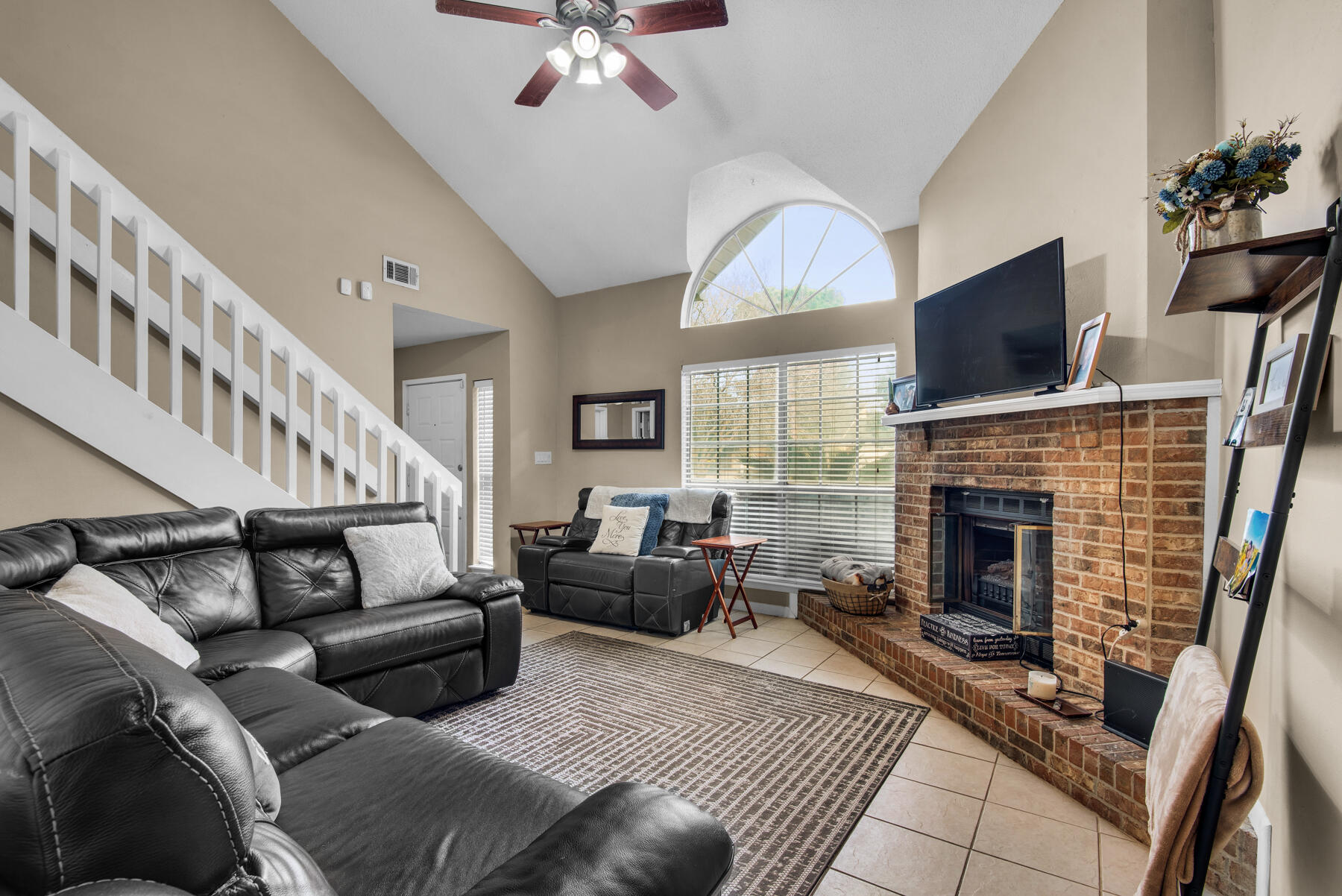 CANTERBURY WOODS - Residential