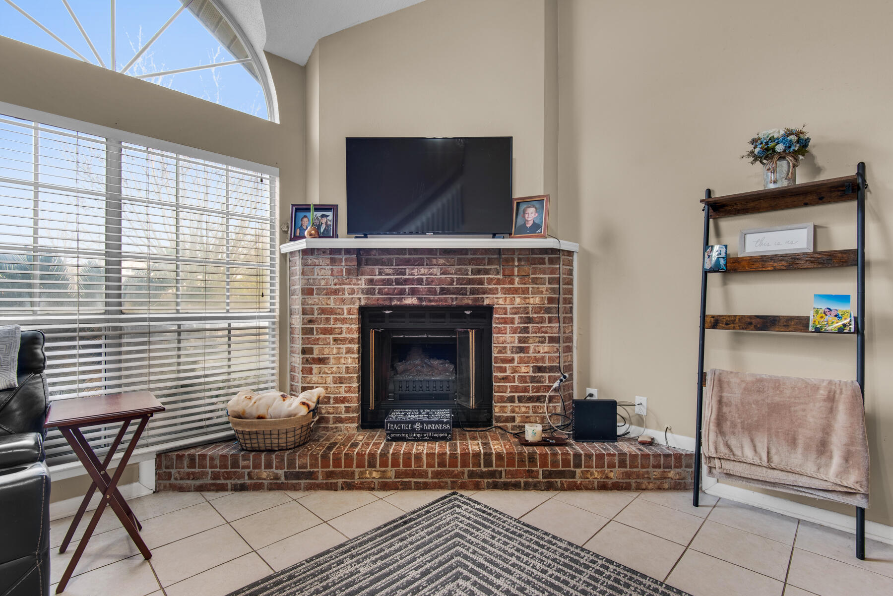 CANTERBURY WOODS - Residential