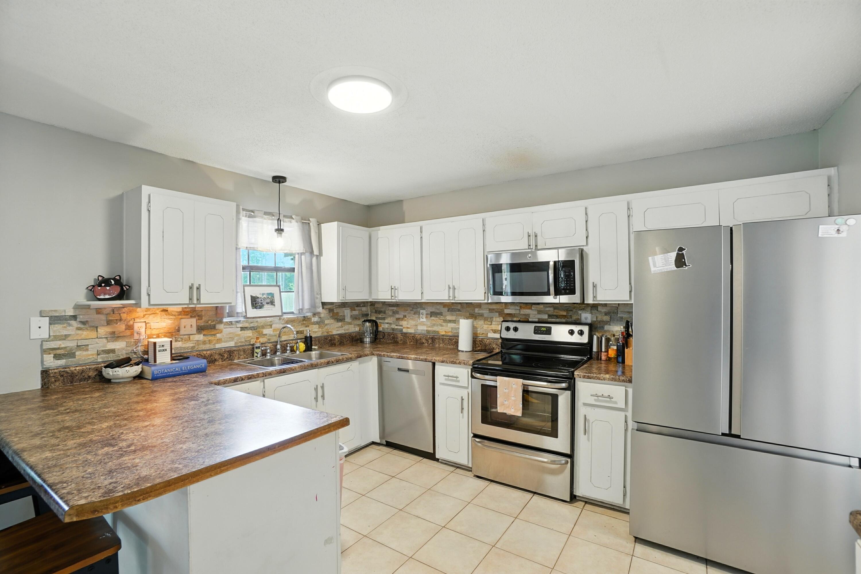 LANTERN RIDGE S/D PH II LOT 3 - Residential