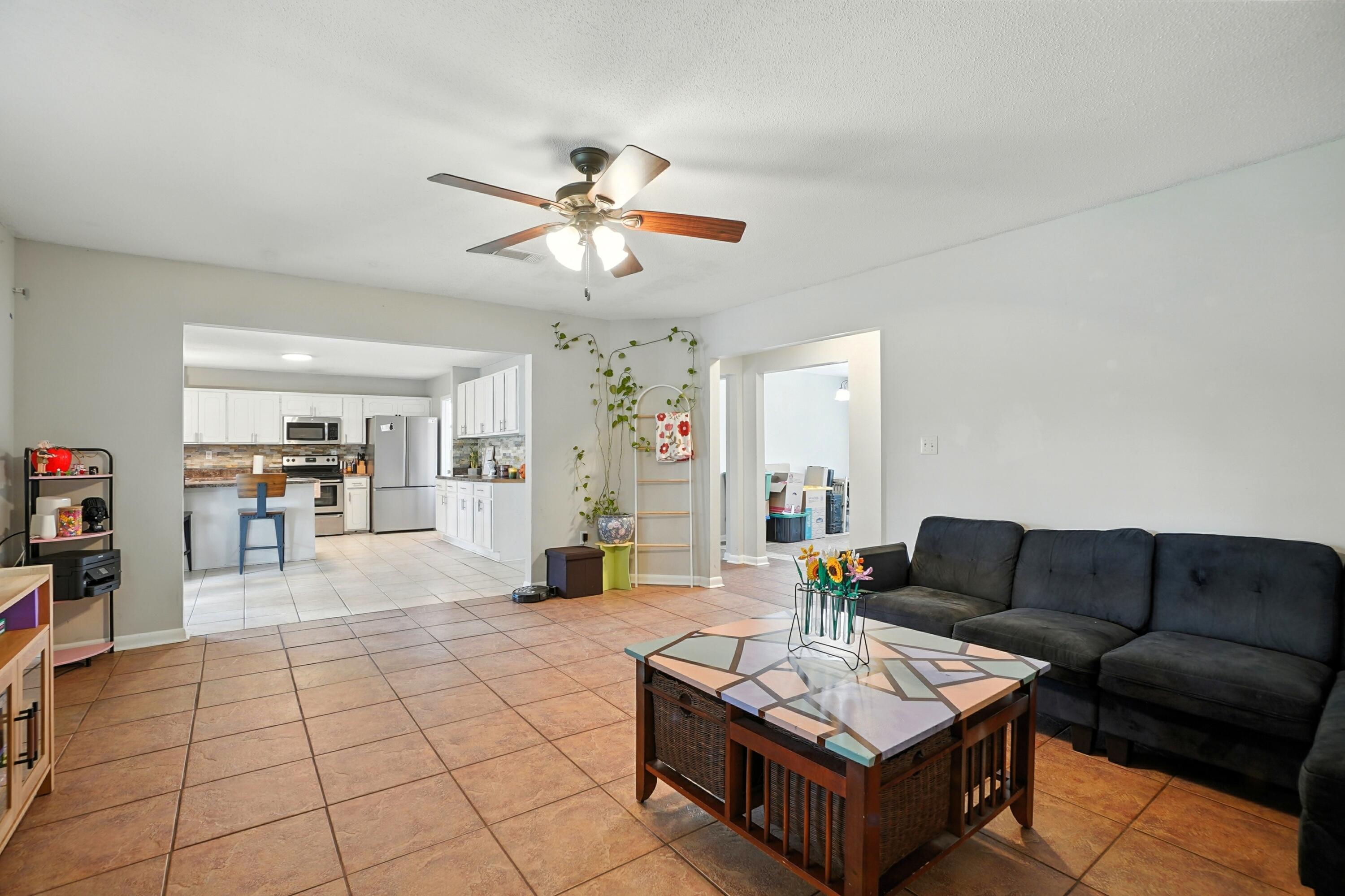 LANTERN RIDGE S/D PH II LOT 3 - Residential