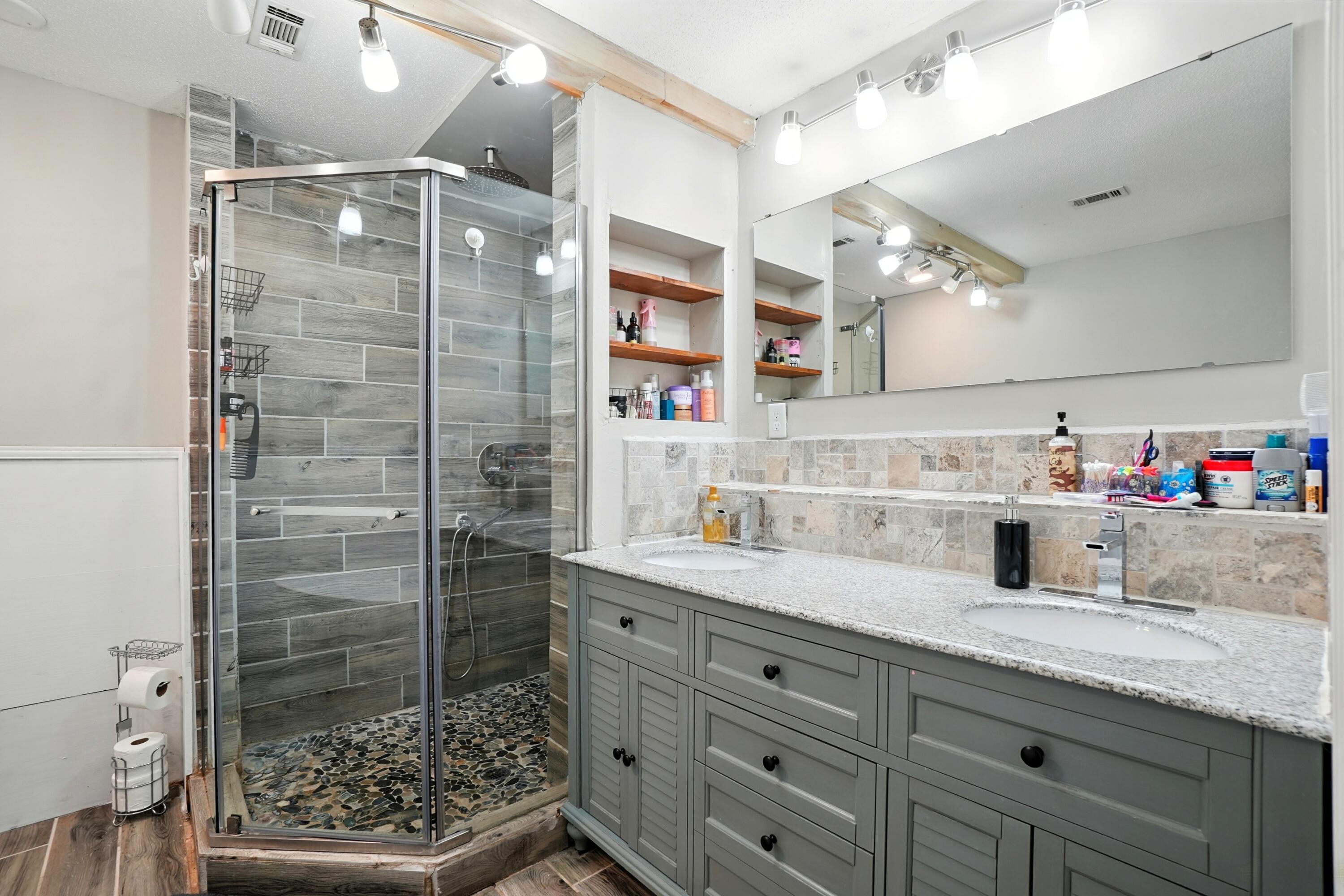 LANTERN RIDGE S/D PH II LOT 3 - Residential