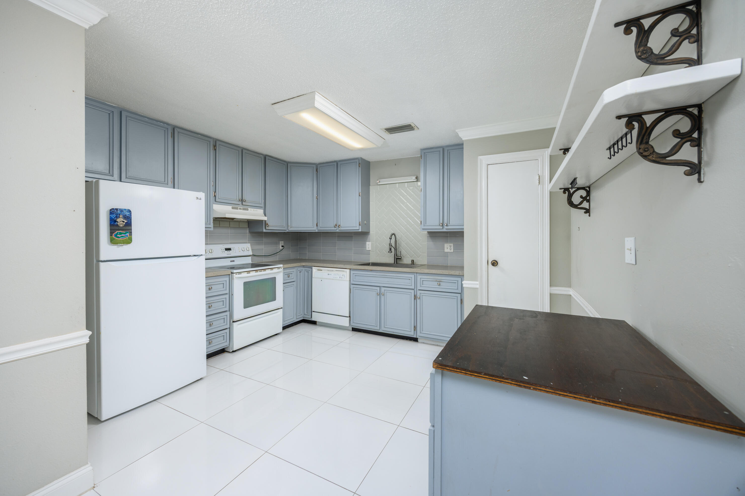 WYNNEHAVEN BCH EST - Residential