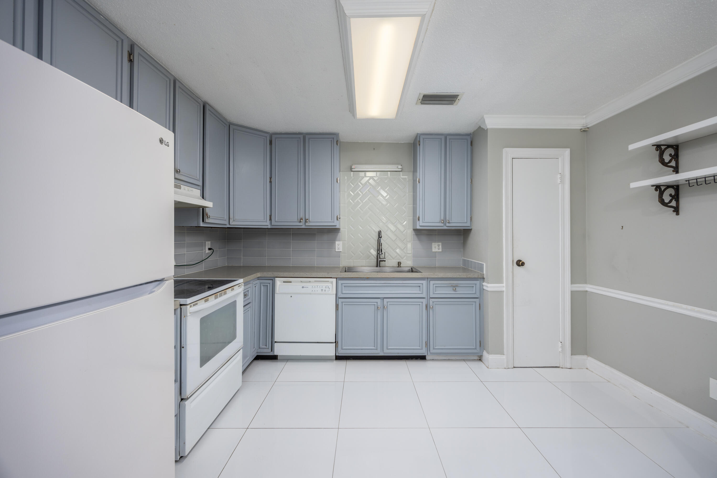 WYNNEHAVEN BCH EST - Residential