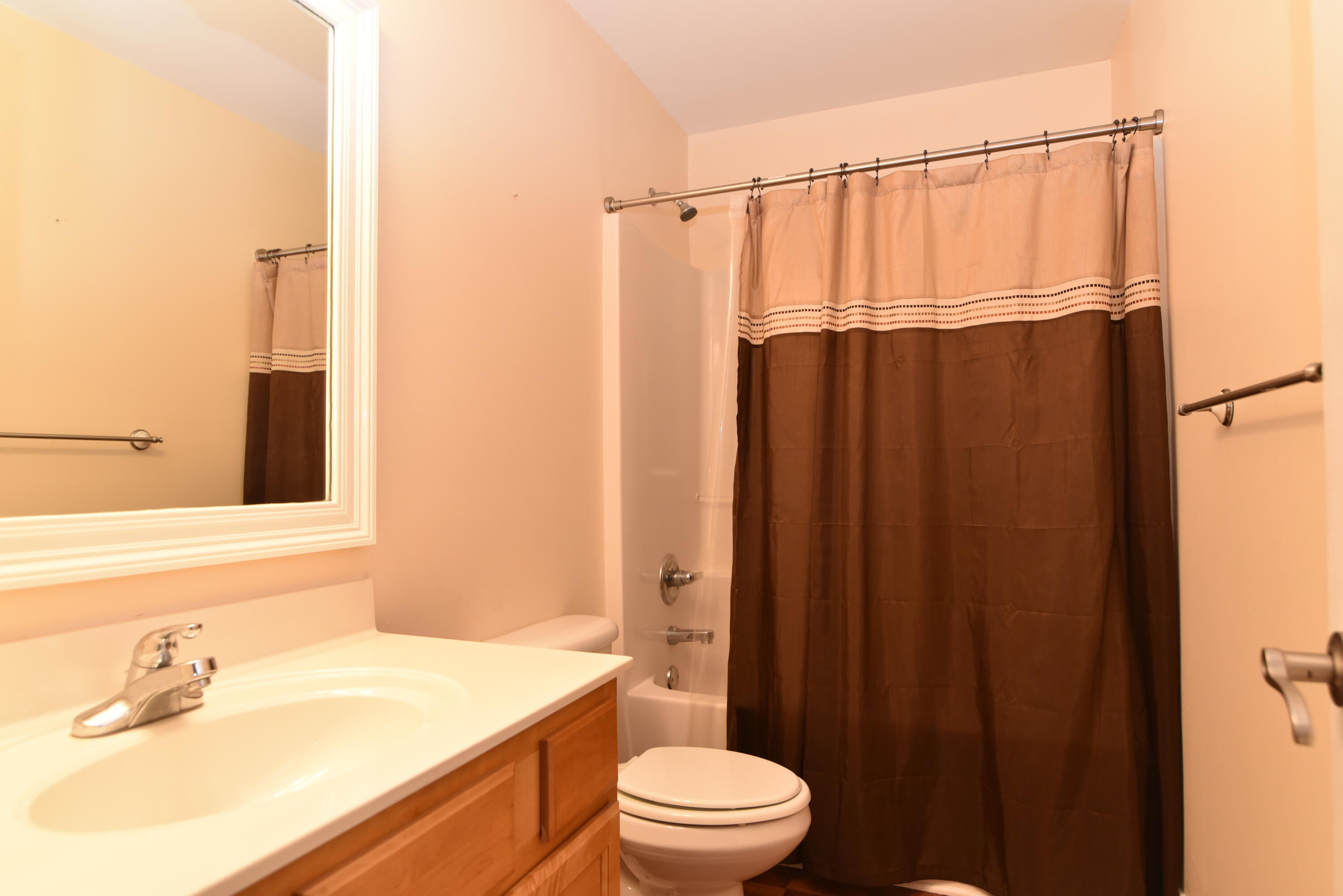 OLD BAY VILLAGE TOWNHOMES - Residential Lease