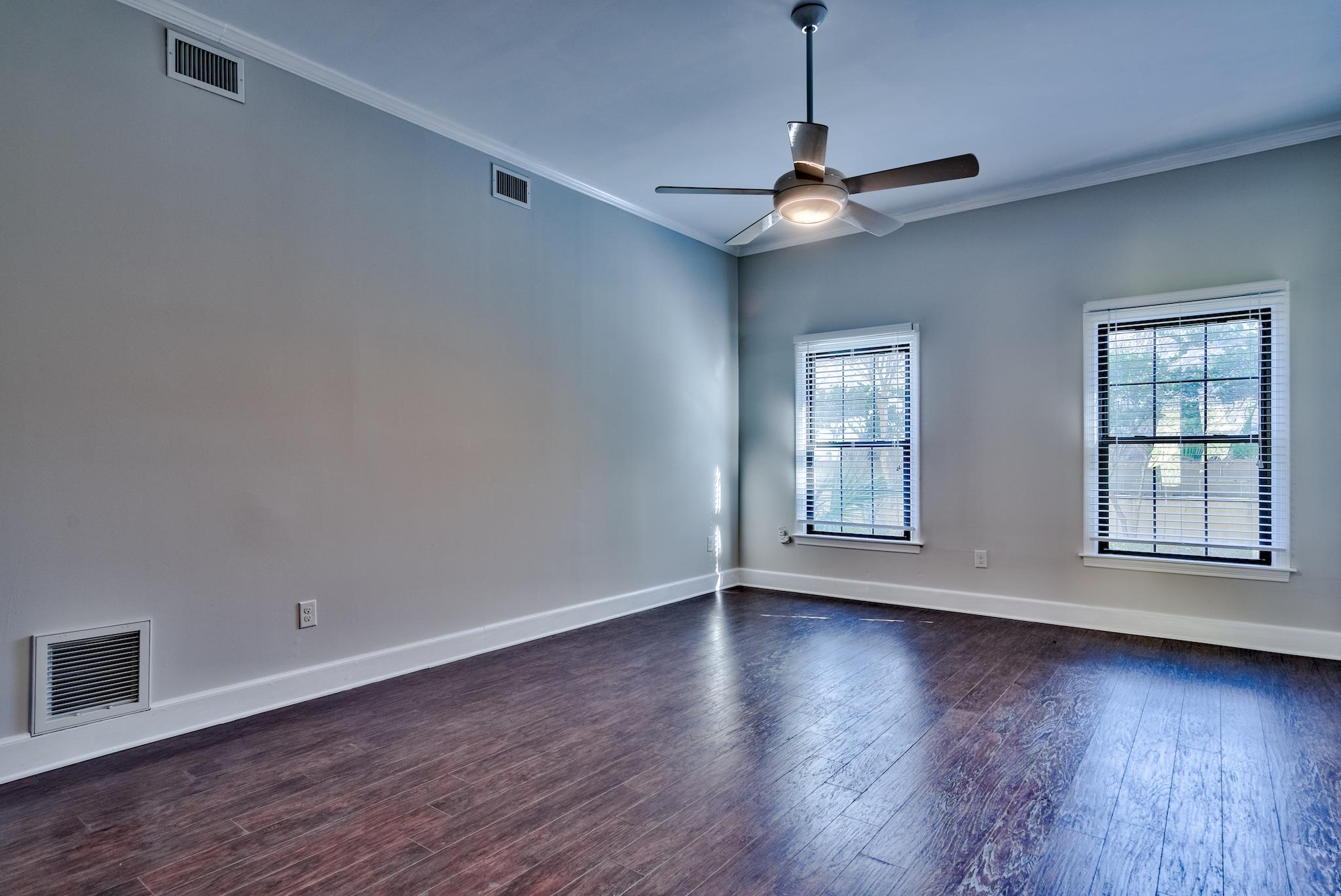 COUNTRY CLUB ESTATES - Residential